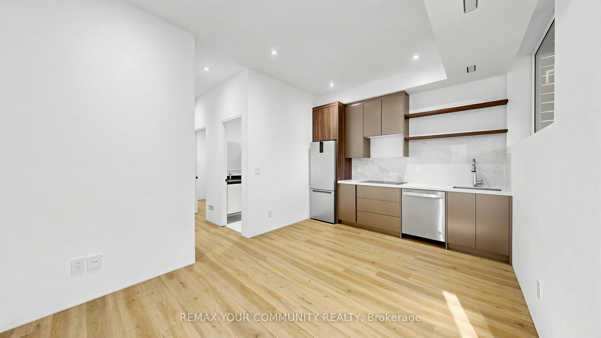 2970b Bayview Avenue Property Photo 35