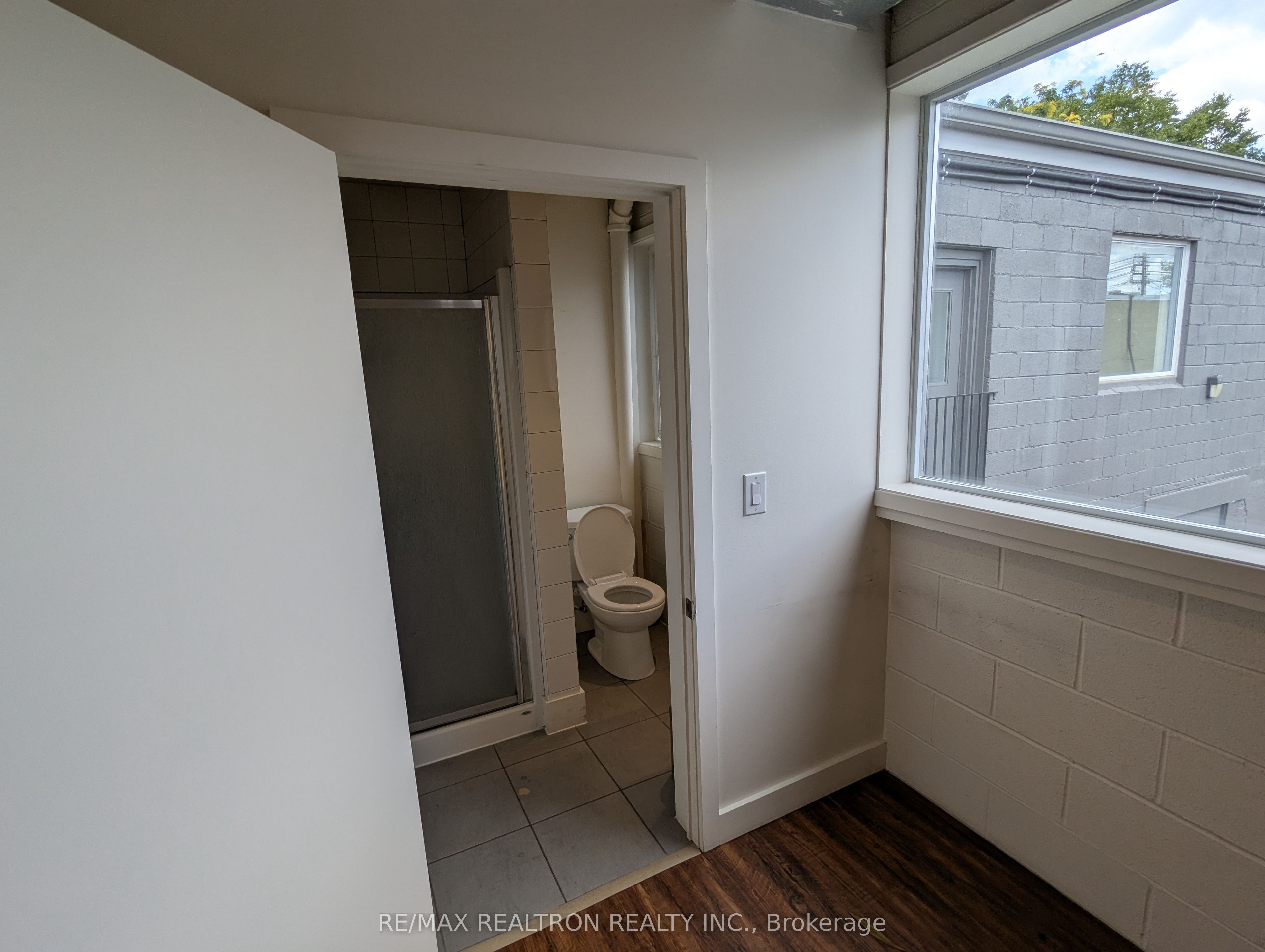 135 Tecumseth Street 12a Property Photo 6