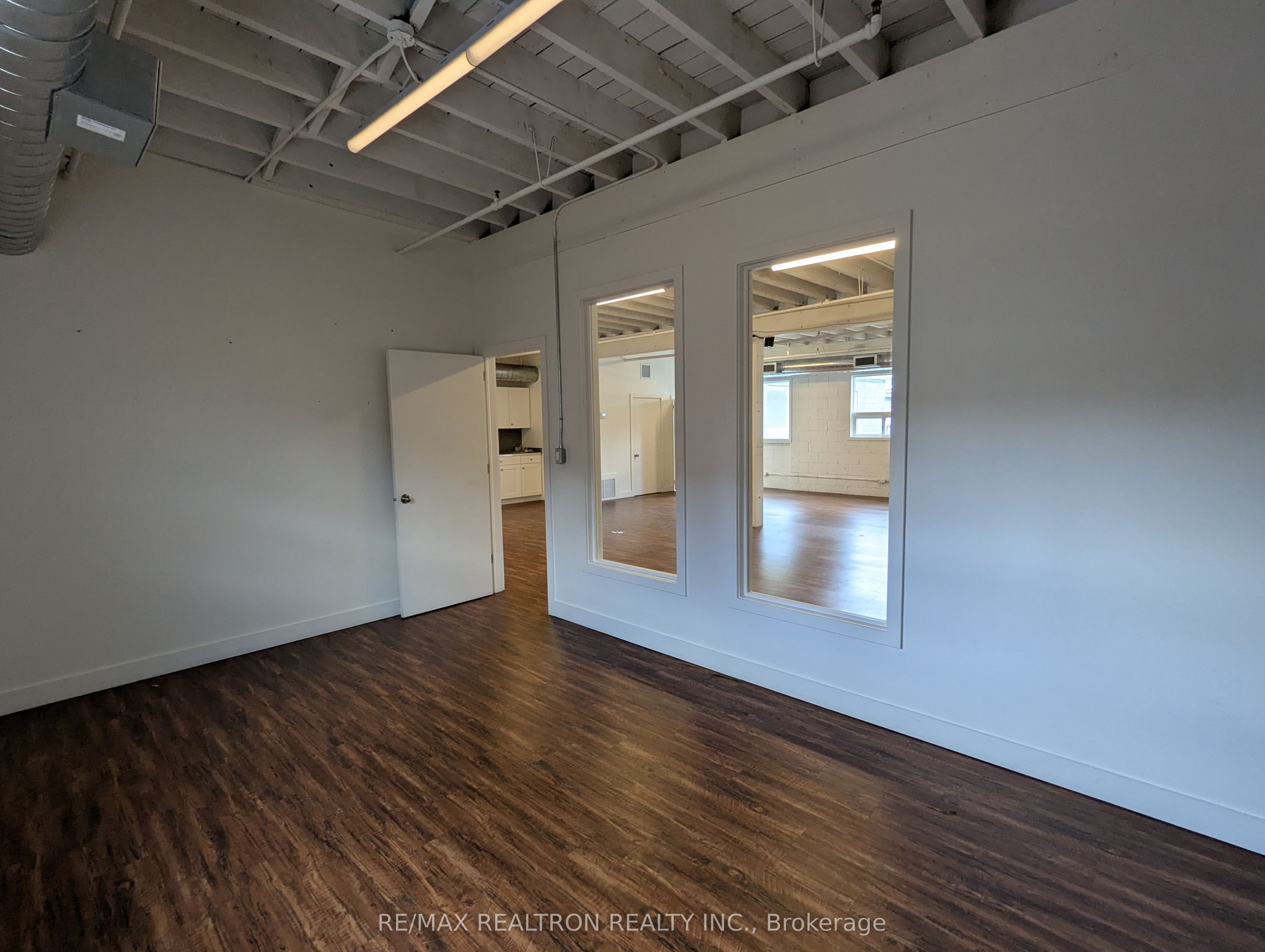 135 Tecumseth Street 12b Property Photo 3