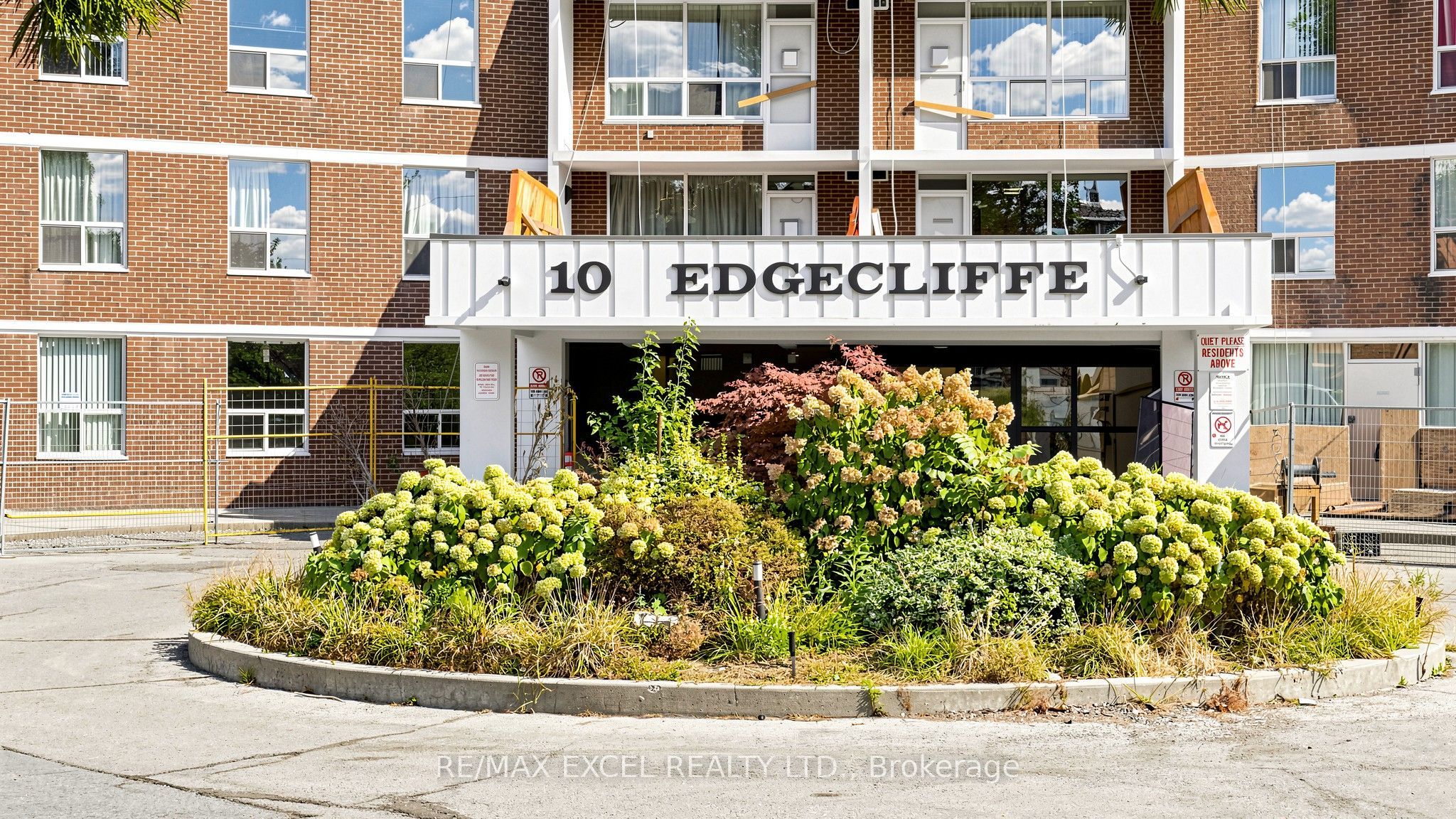 10 Edgecliff Golfway 1808 Property Photo 3
