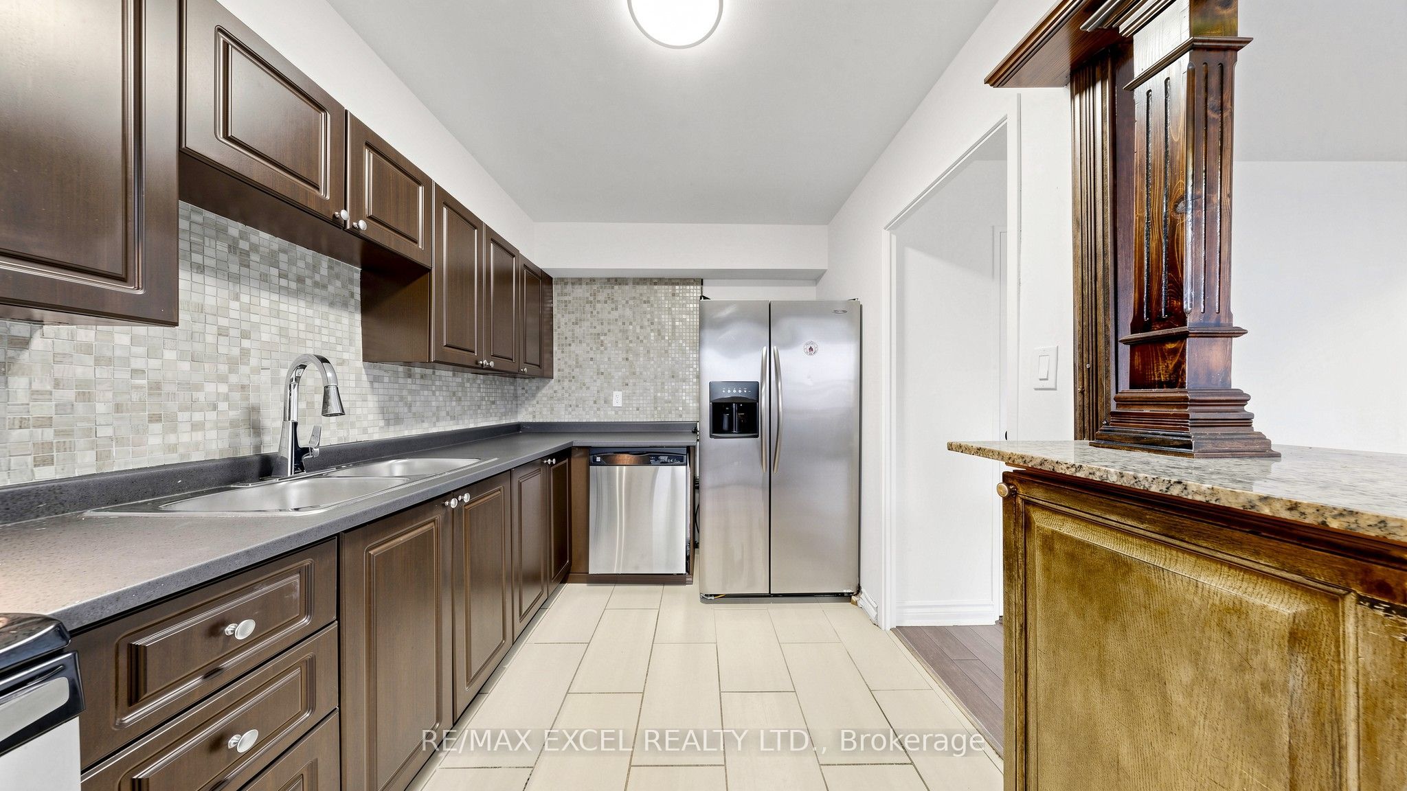 10 Edgecliff Golfway 1808 Property Photo 15
