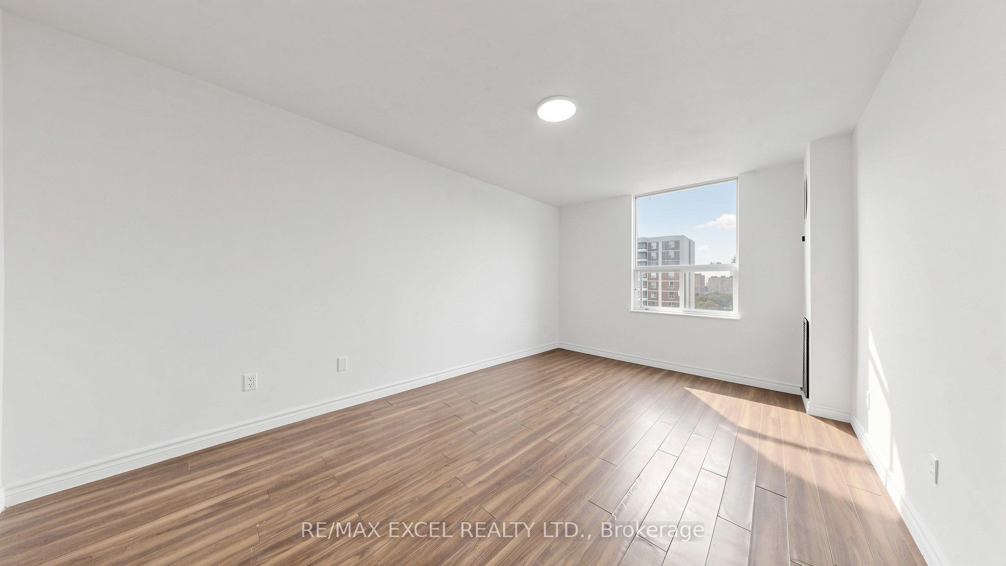 10 Edgecliff Golfway 1808 Property Photo 24