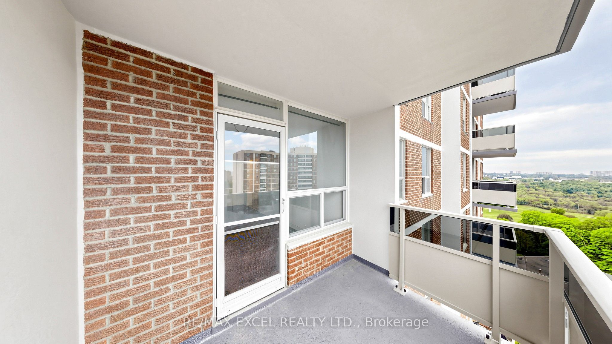 10 Edgecliff Golfway 1808 Property Photo 36