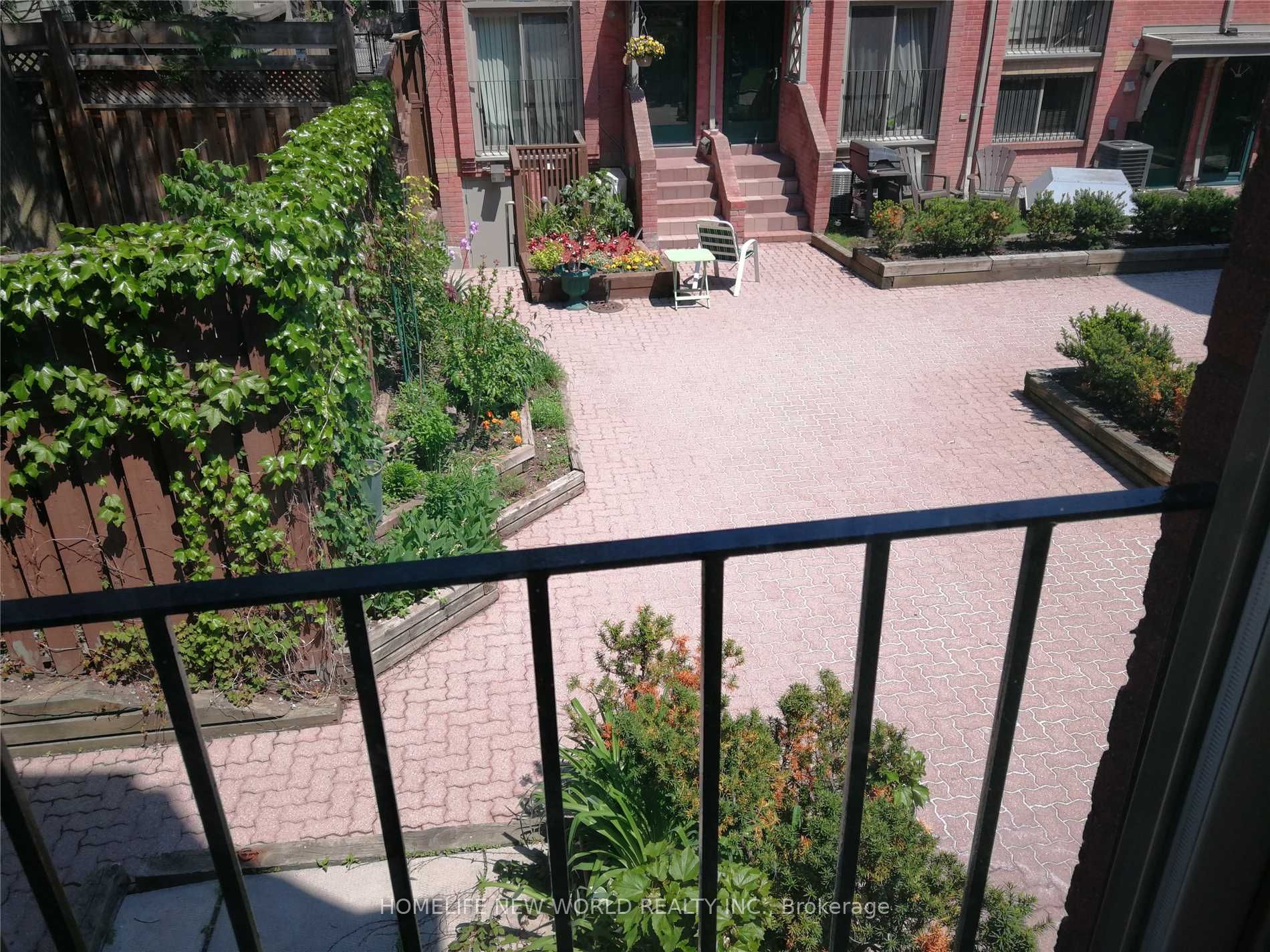325 Jarvis Street 33 Property Photo 8