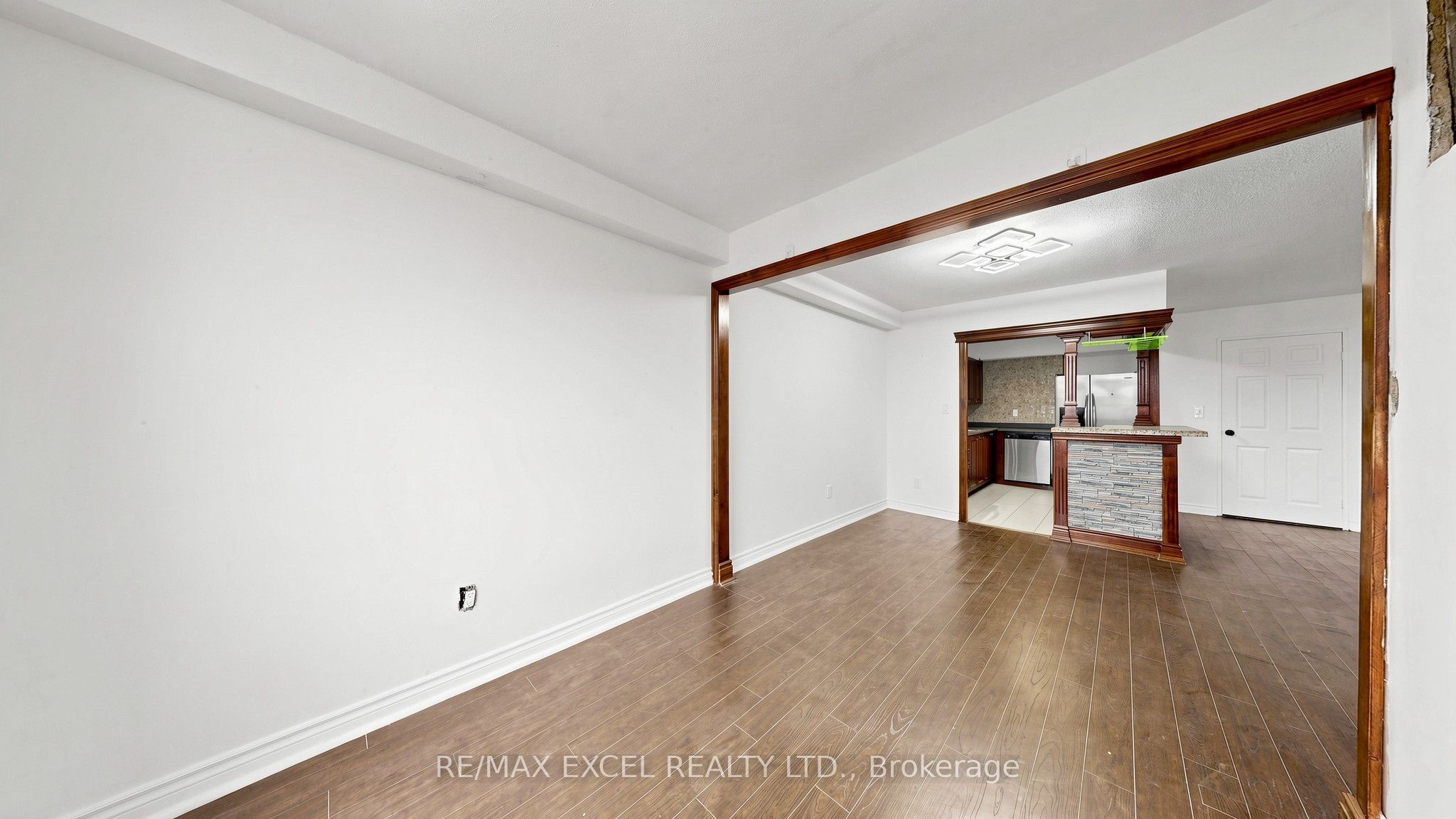 10 Edgecliff Golfway 1808 Property Photo 18