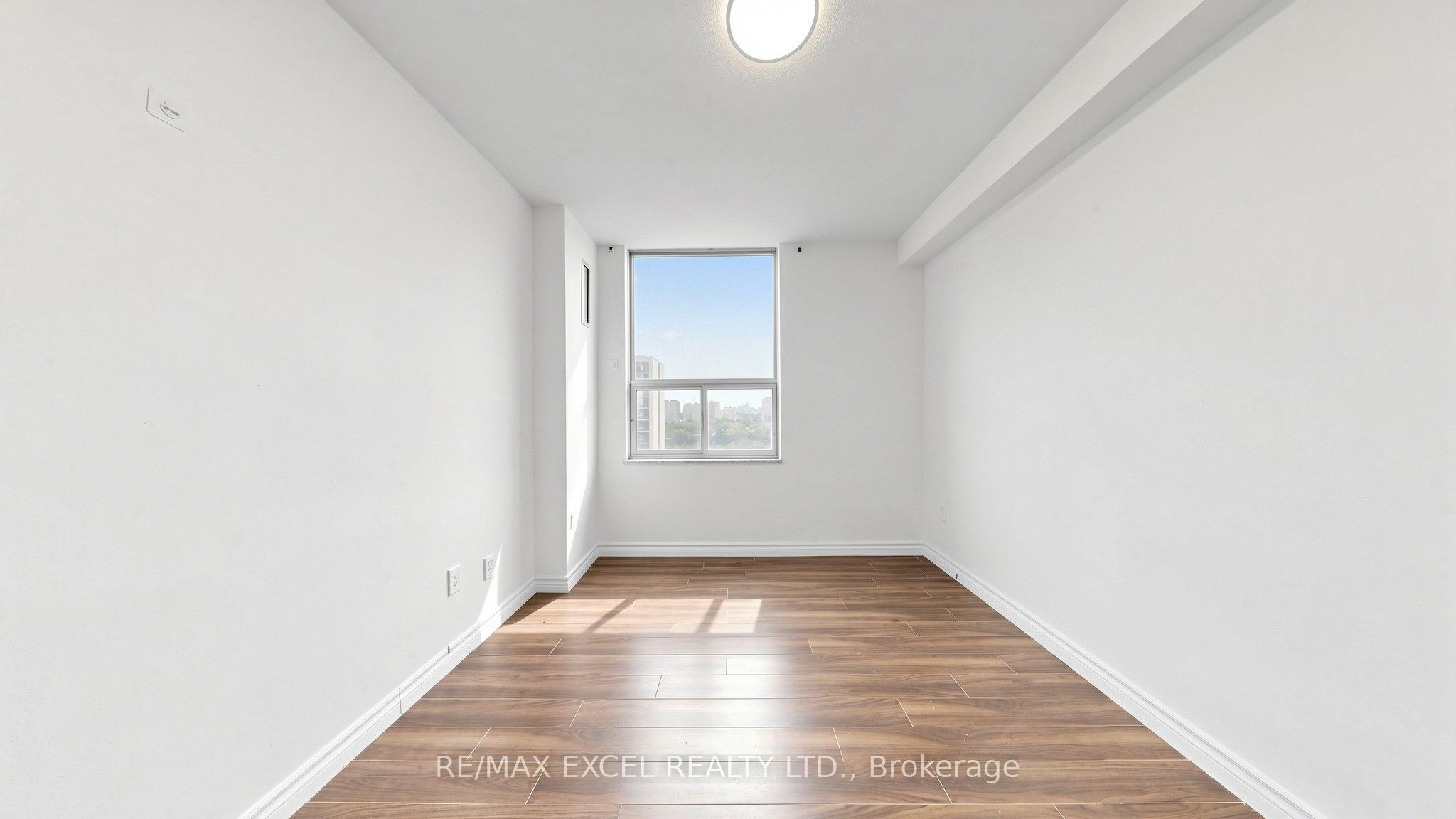 10 Edgecliff Golfway 1808 Property Photo 28