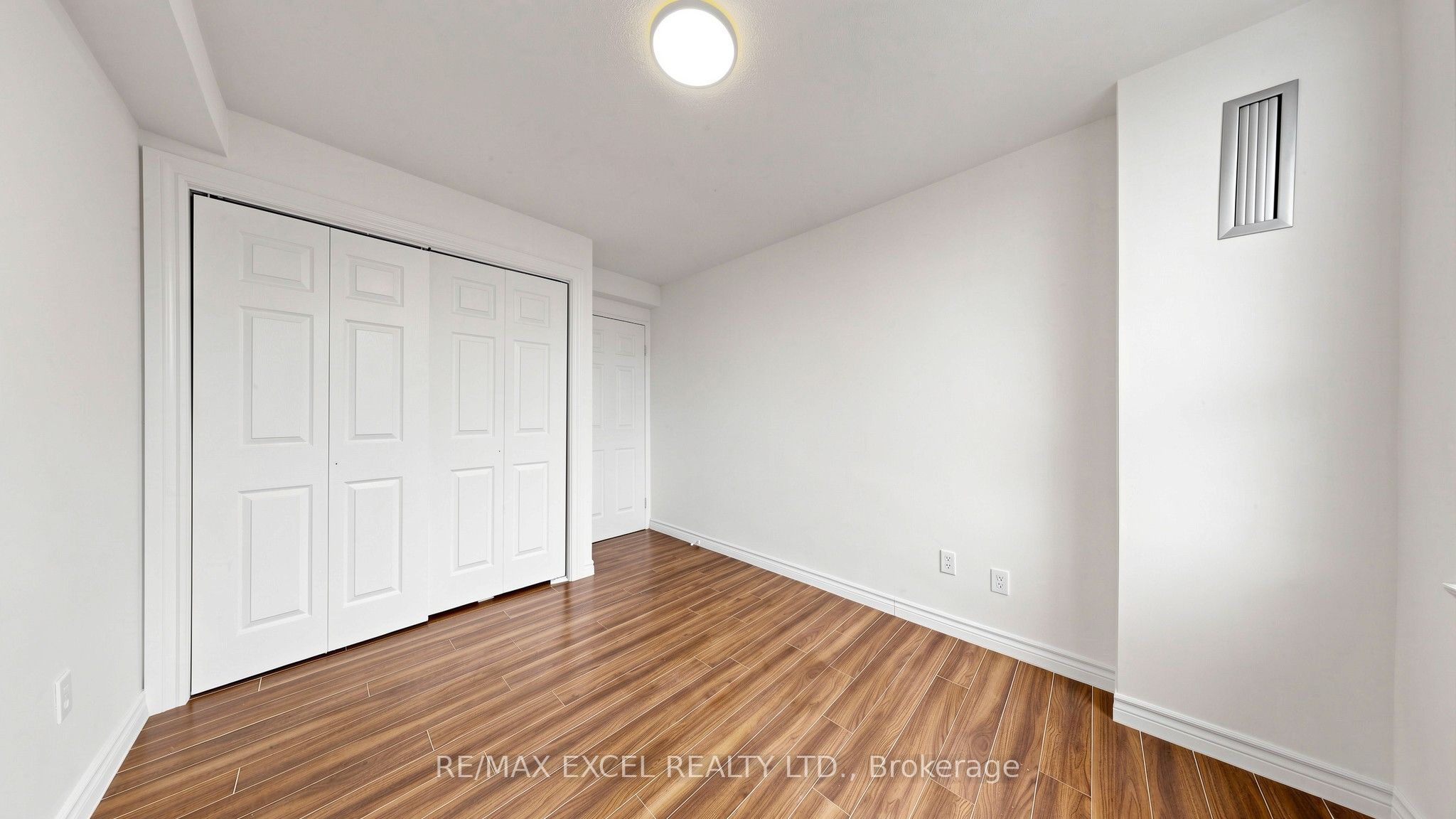 10 Edgecliff Golfway 1808 Property Photo 32