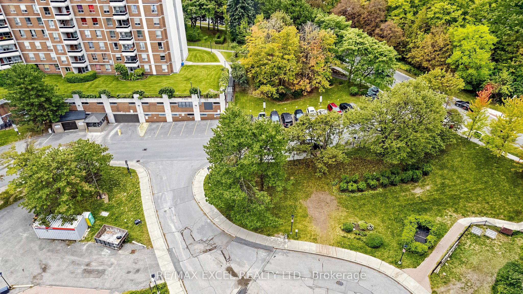 10 Edgecliff Golfway 1808 Property Photo 39