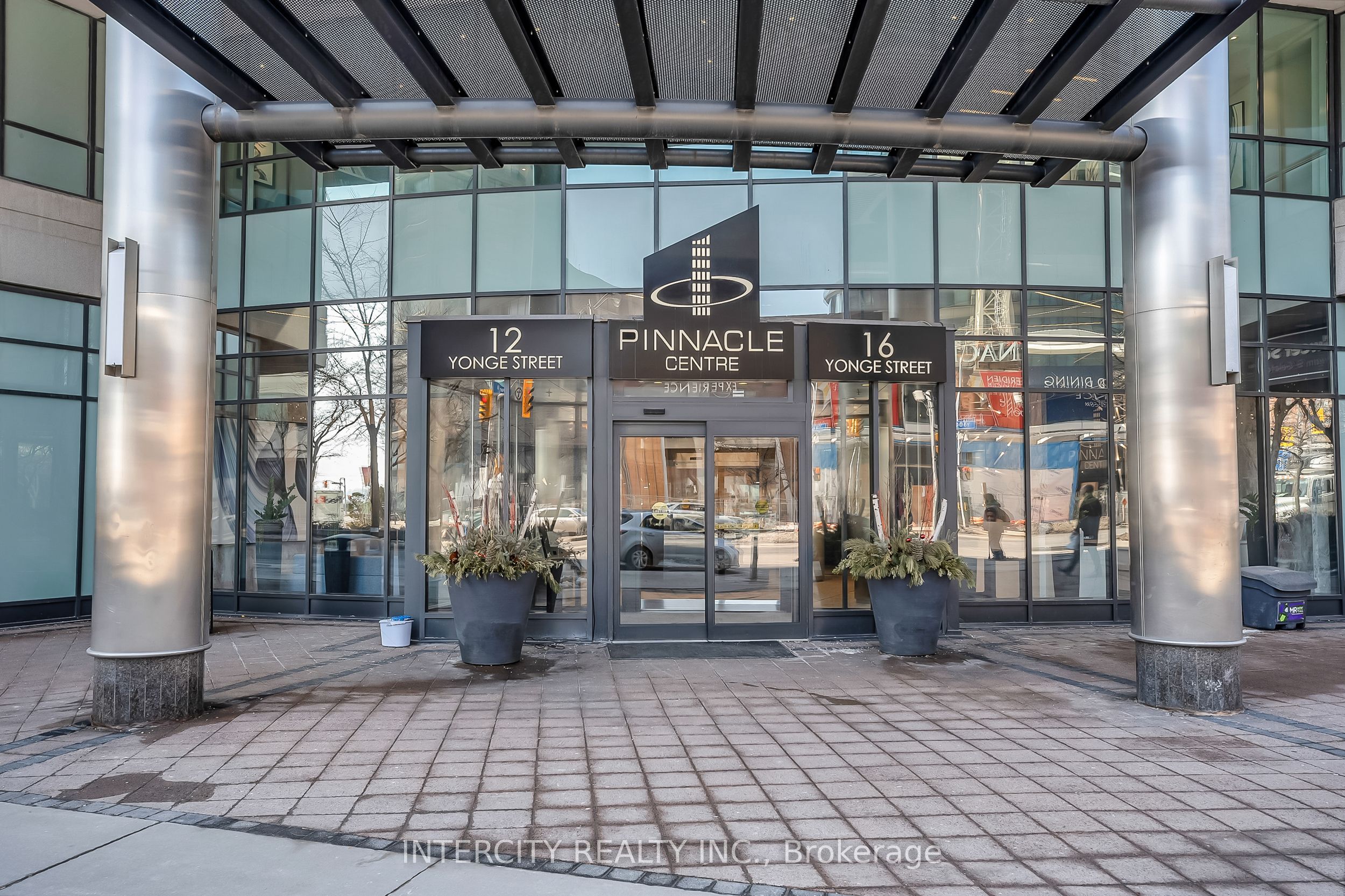 12 Yonge Street 1010 Property Photo 2