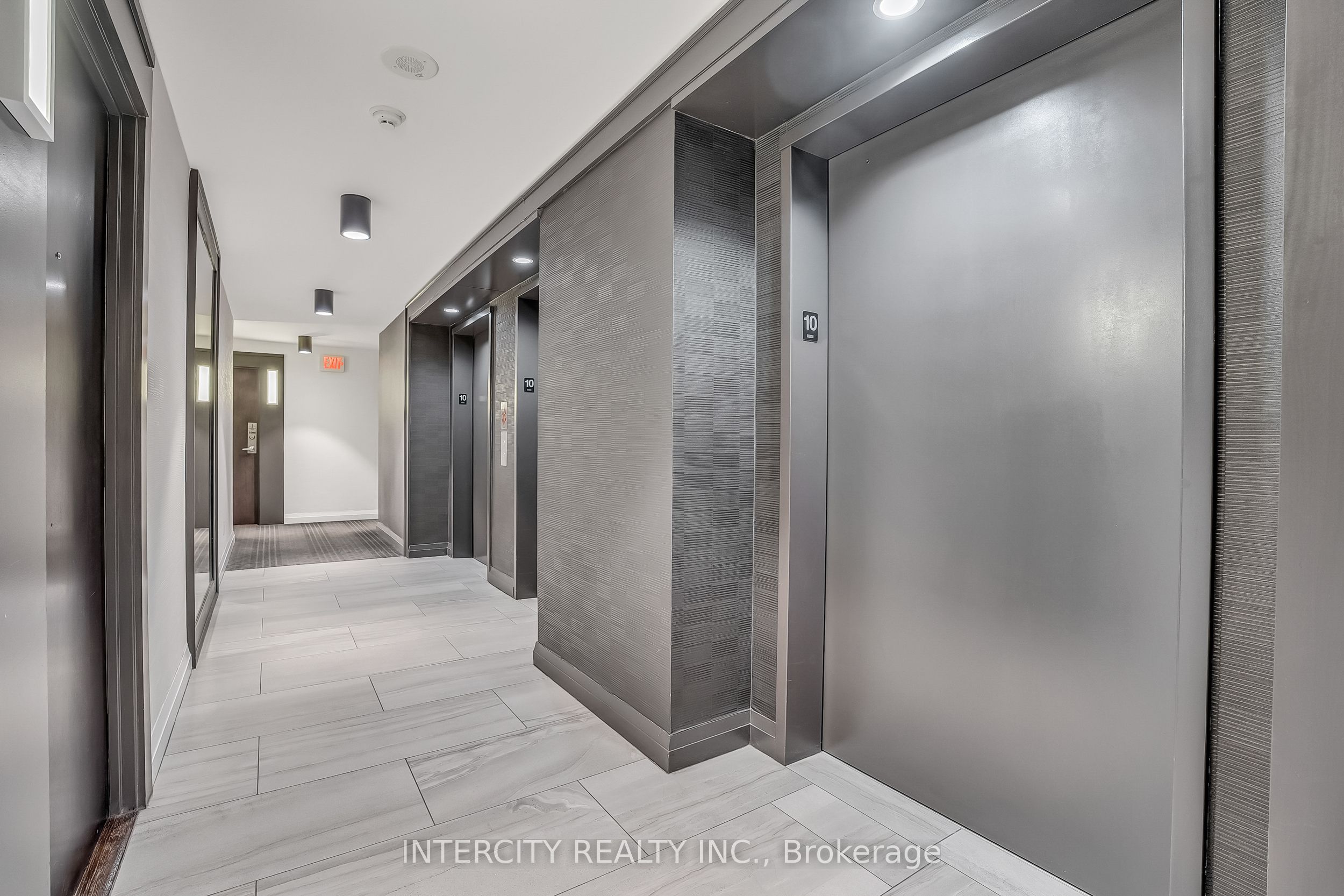 12 Yonge Street 1010 Property Photo 5