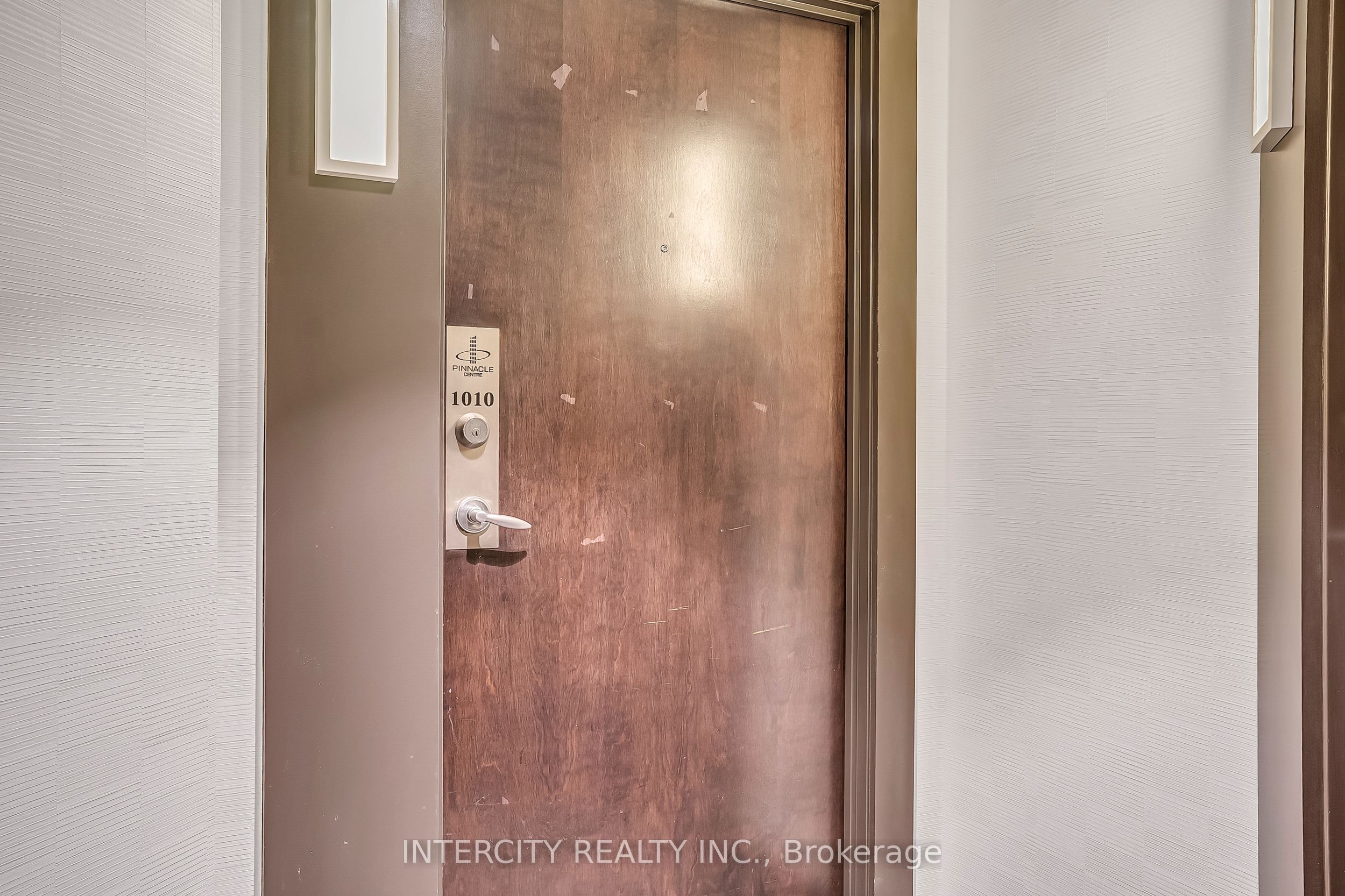 12 Yonge Street 1010 Property Photo 6