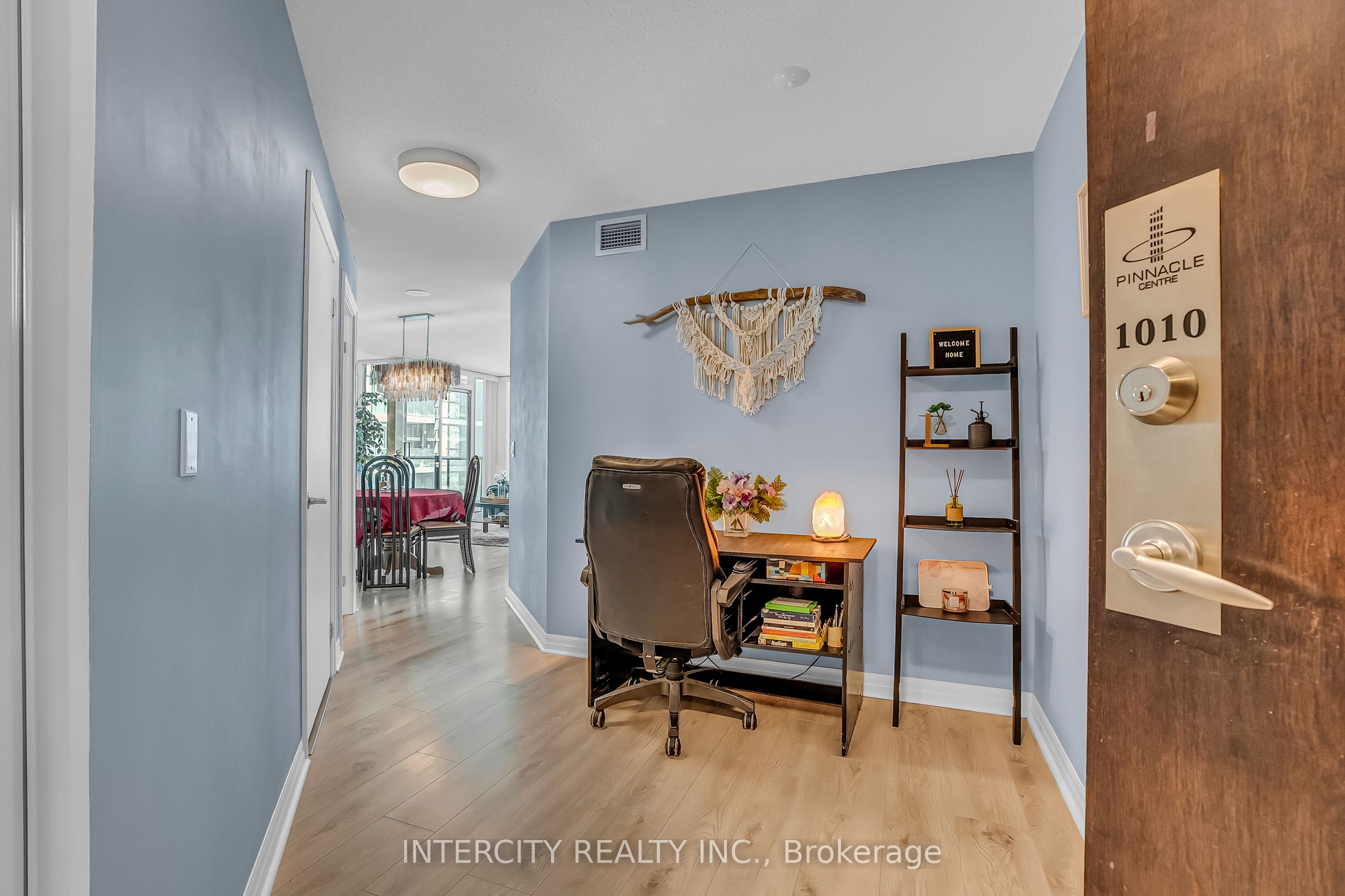 12 Yonge Street 1010 Property Photo 7