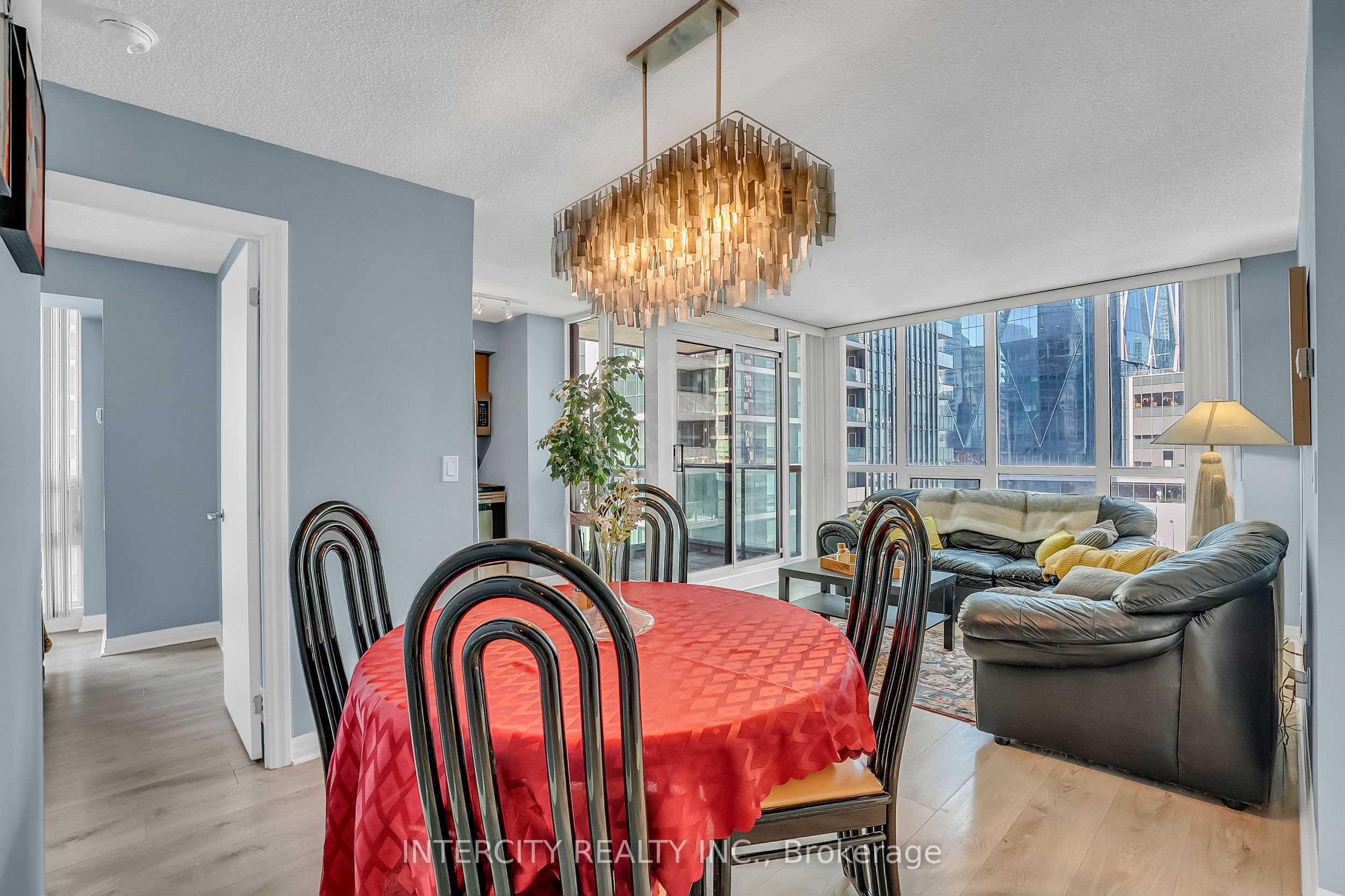 12 Yonge Street 1010 Property Photo 9