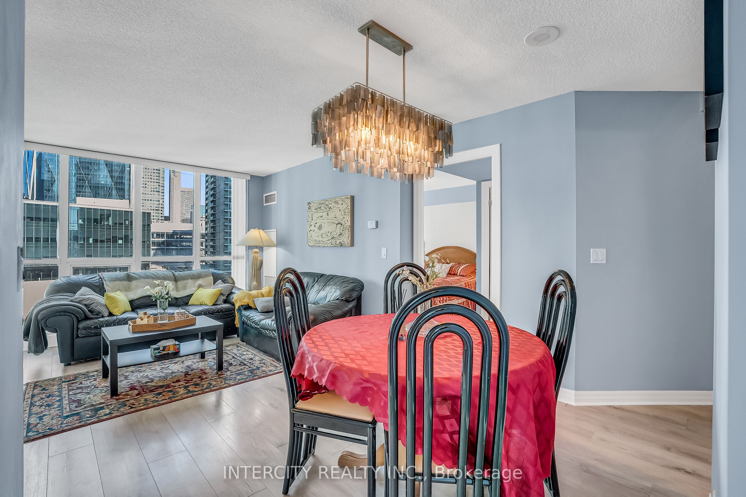 12 Yonge Street 1010 Property Photo 11