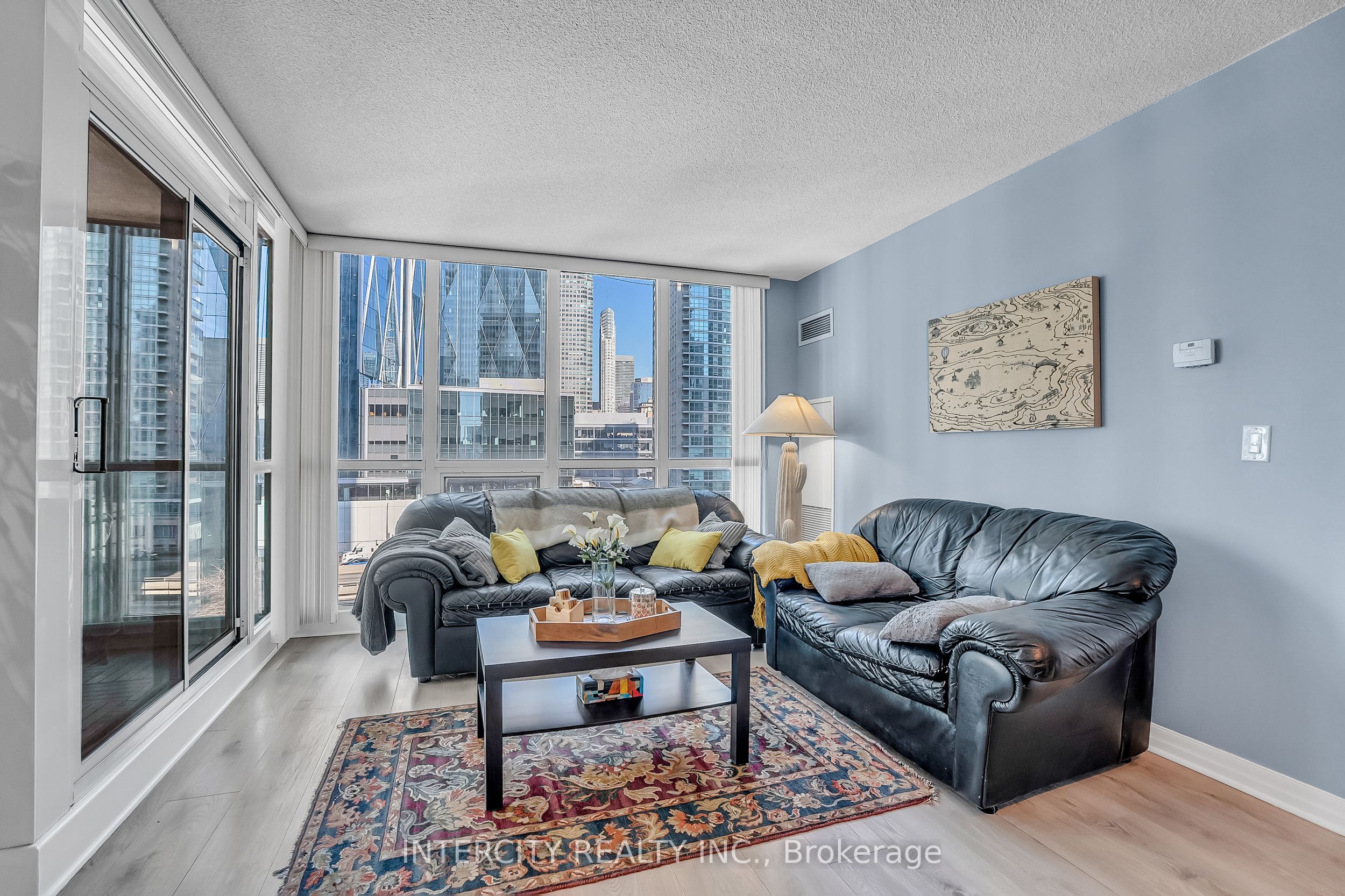 12 Yonge Street 1010 Property Photo 12