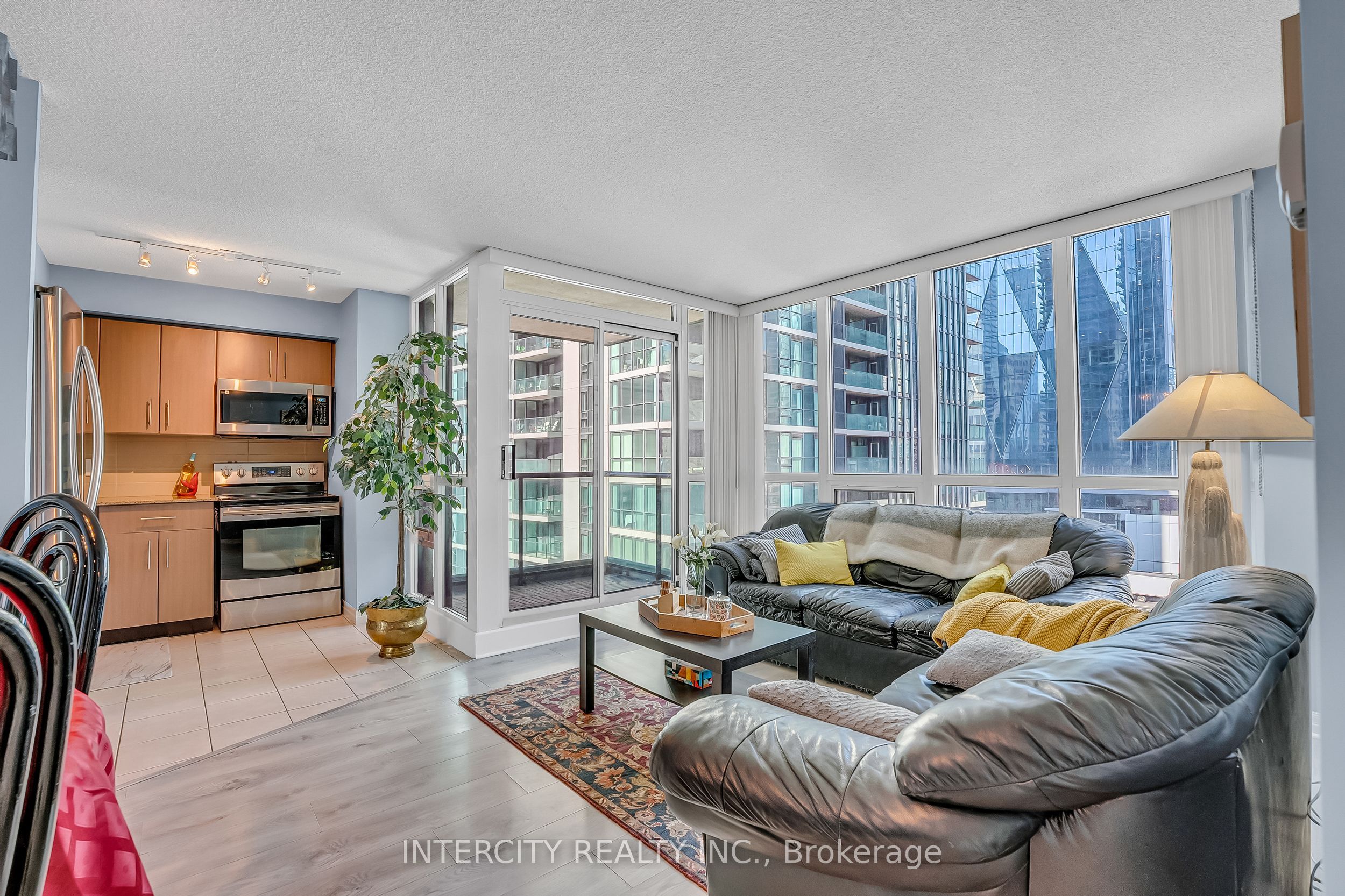12 Yonge Street 1010 Property Photo 13