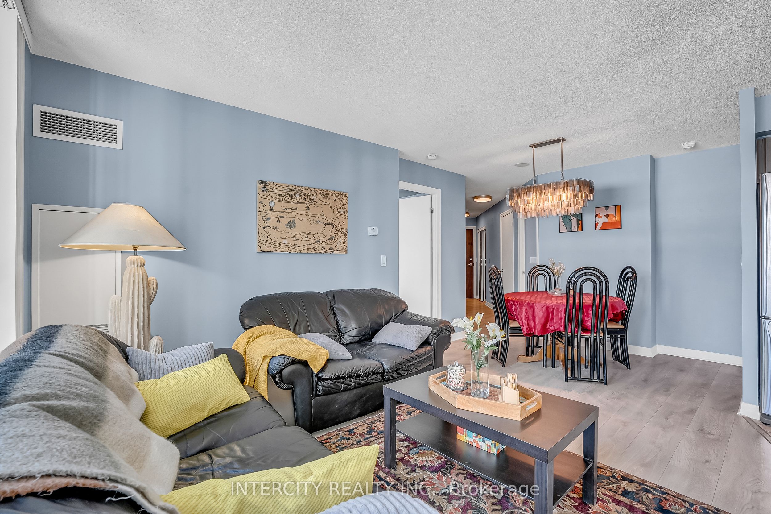 12 Yonge Street 1010 Property Photo 14