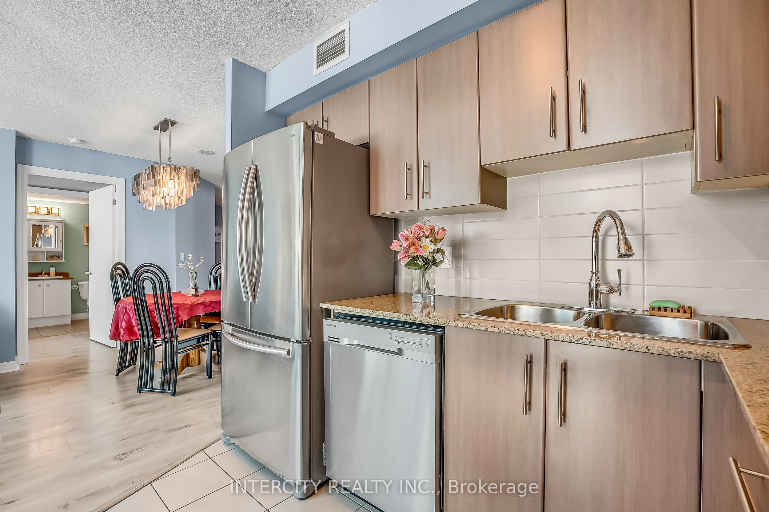12 Yonge Street 1010 Property Photo 19