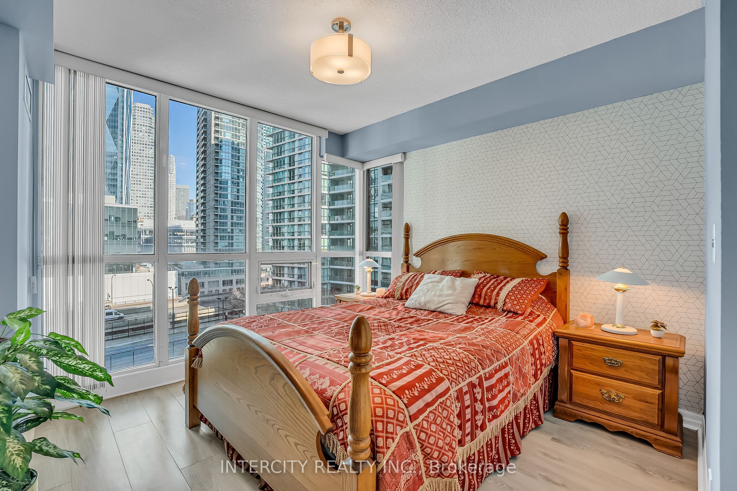 12 Yonge Street 1010 Property Photo 20
