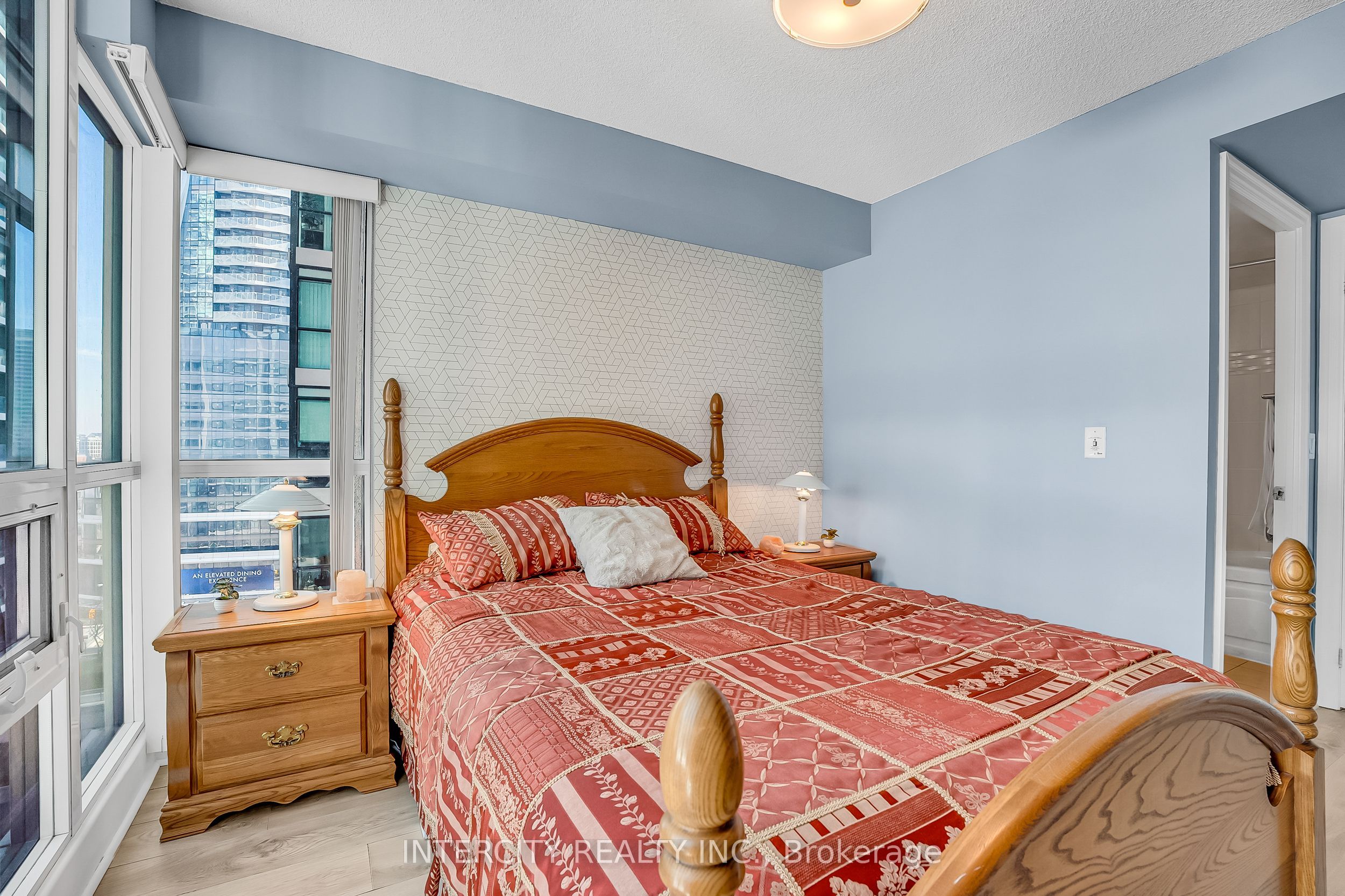 12 Yonge Street 1010 Property Photo 21