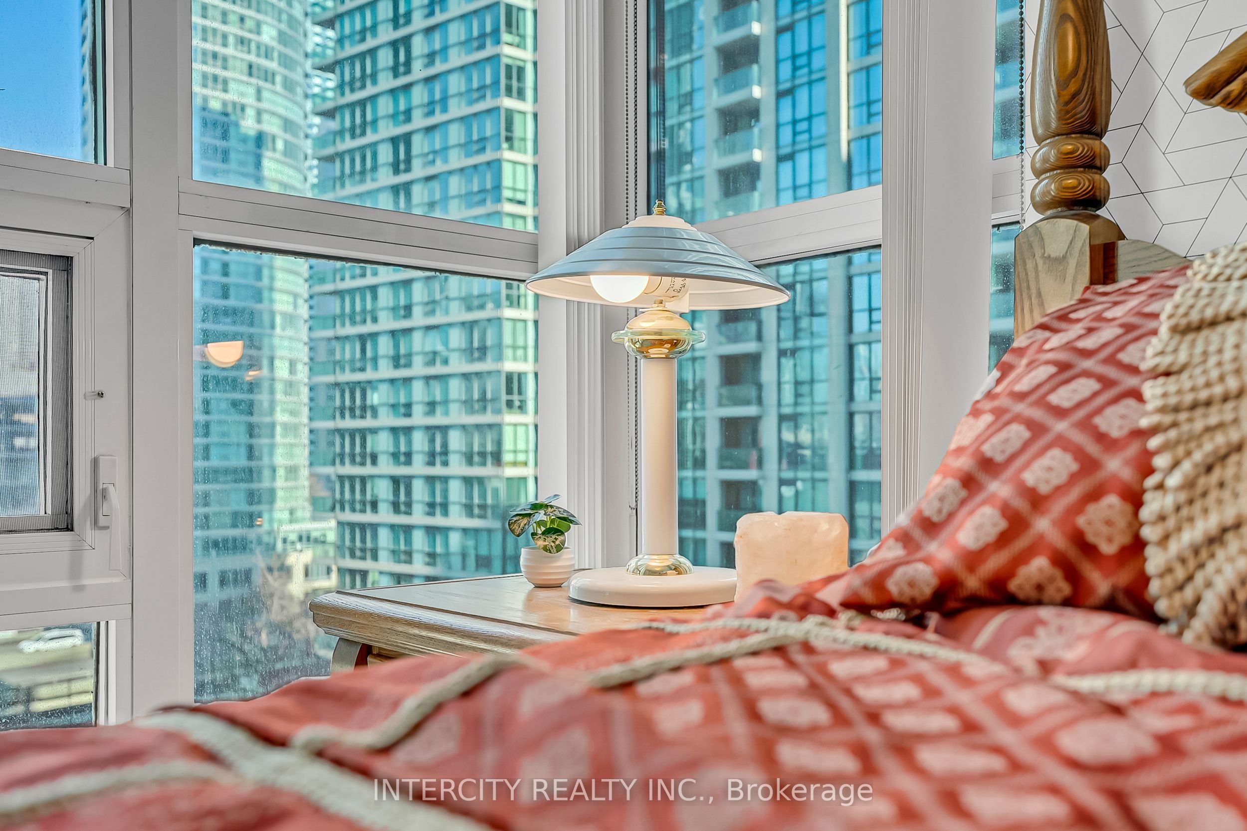 12 Yonge Street 1010 Property Photo 24