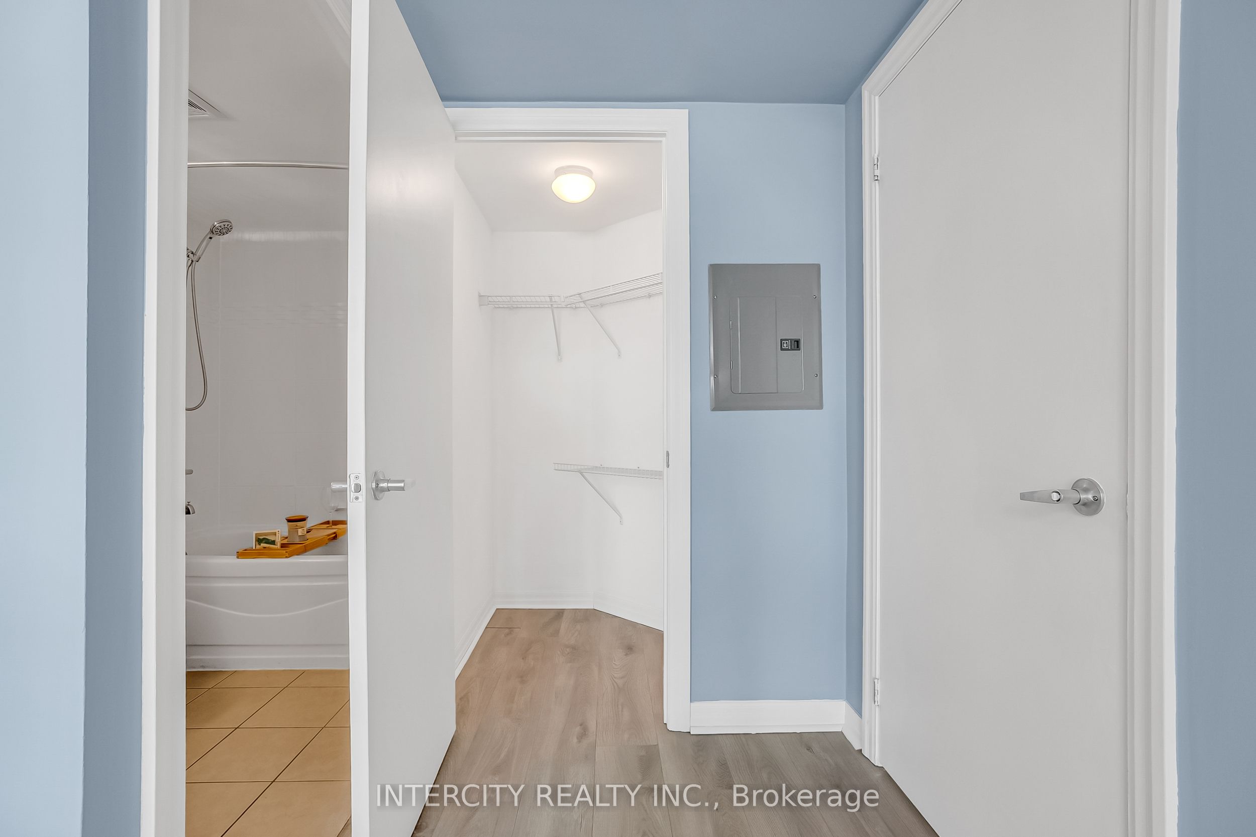 12 Yonge Street 1010 Property Photo 25