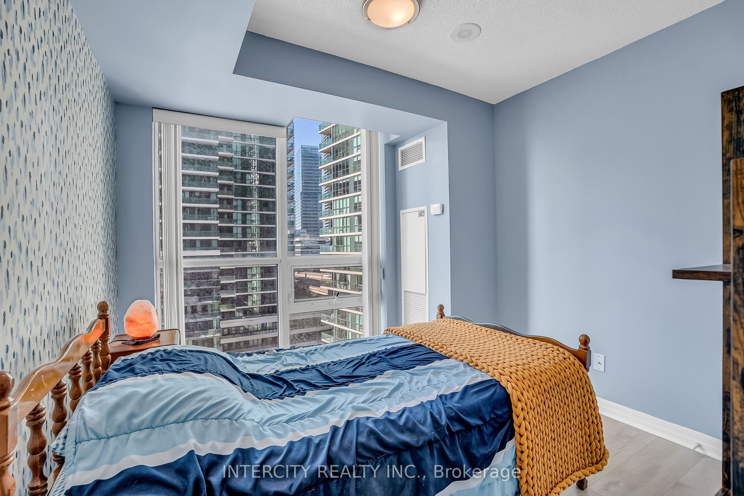 12 Yonge Street 1010 Property Photo 28