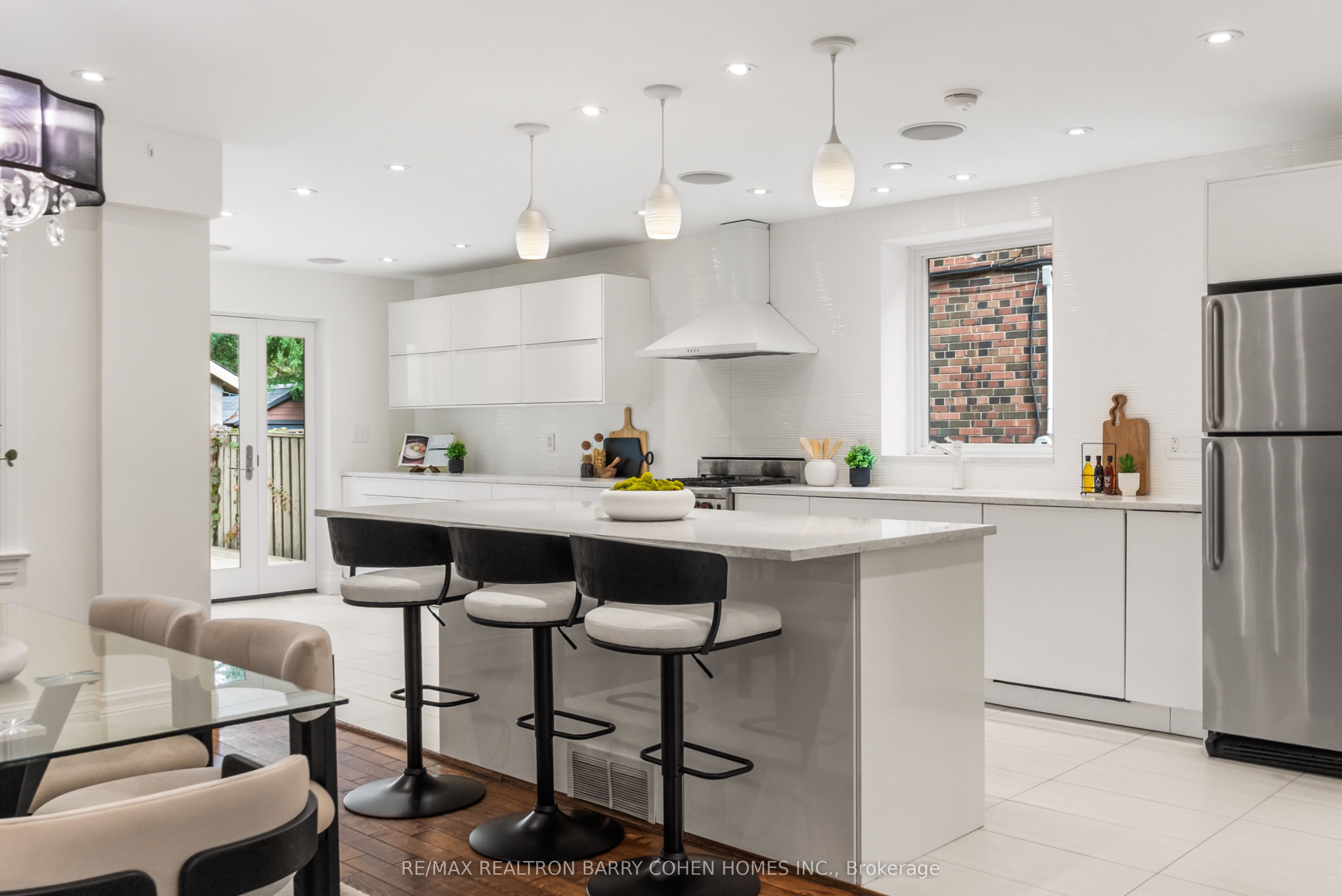 6 Nina Street Property Photo 14