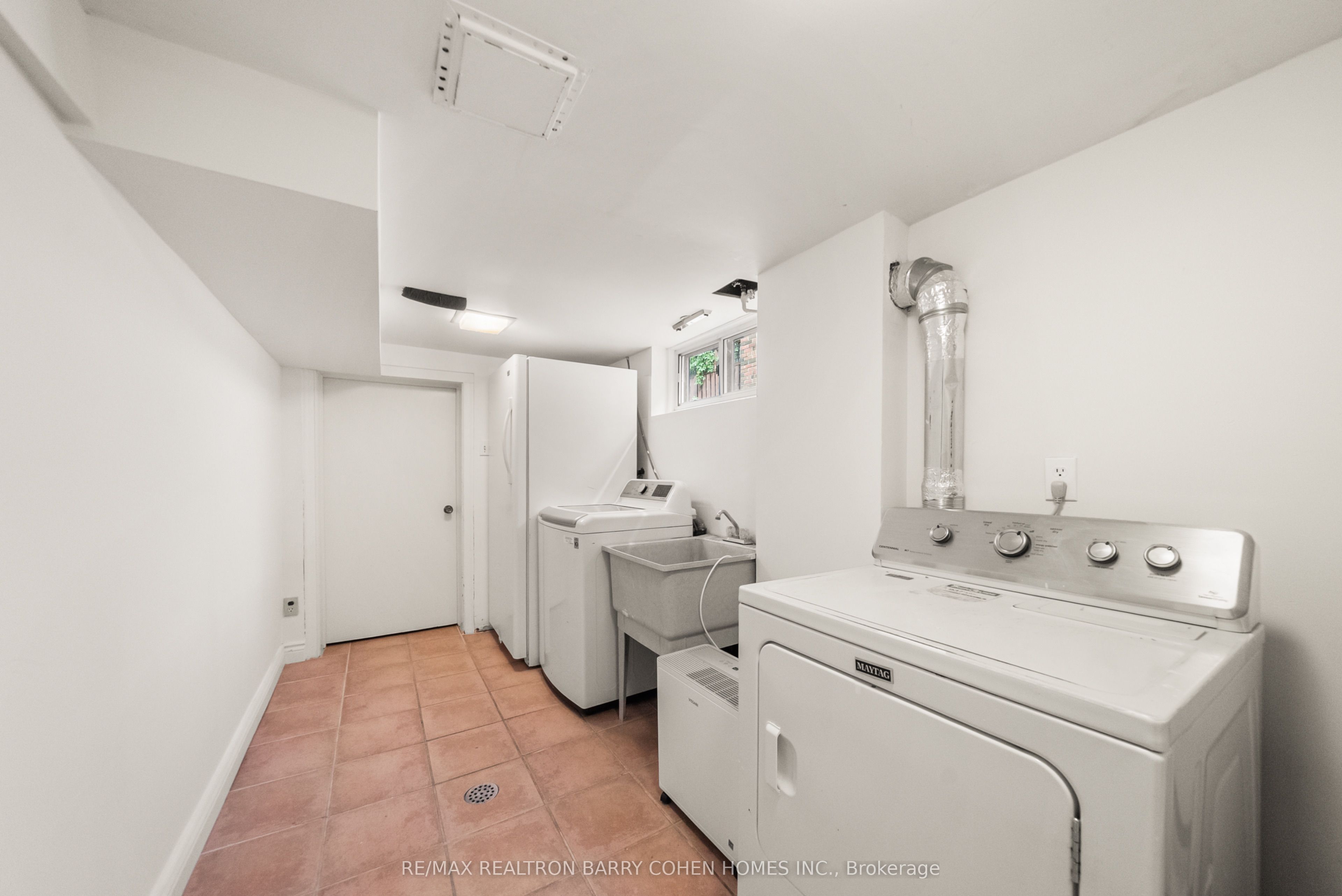 6 Nina Street Property Photo 27