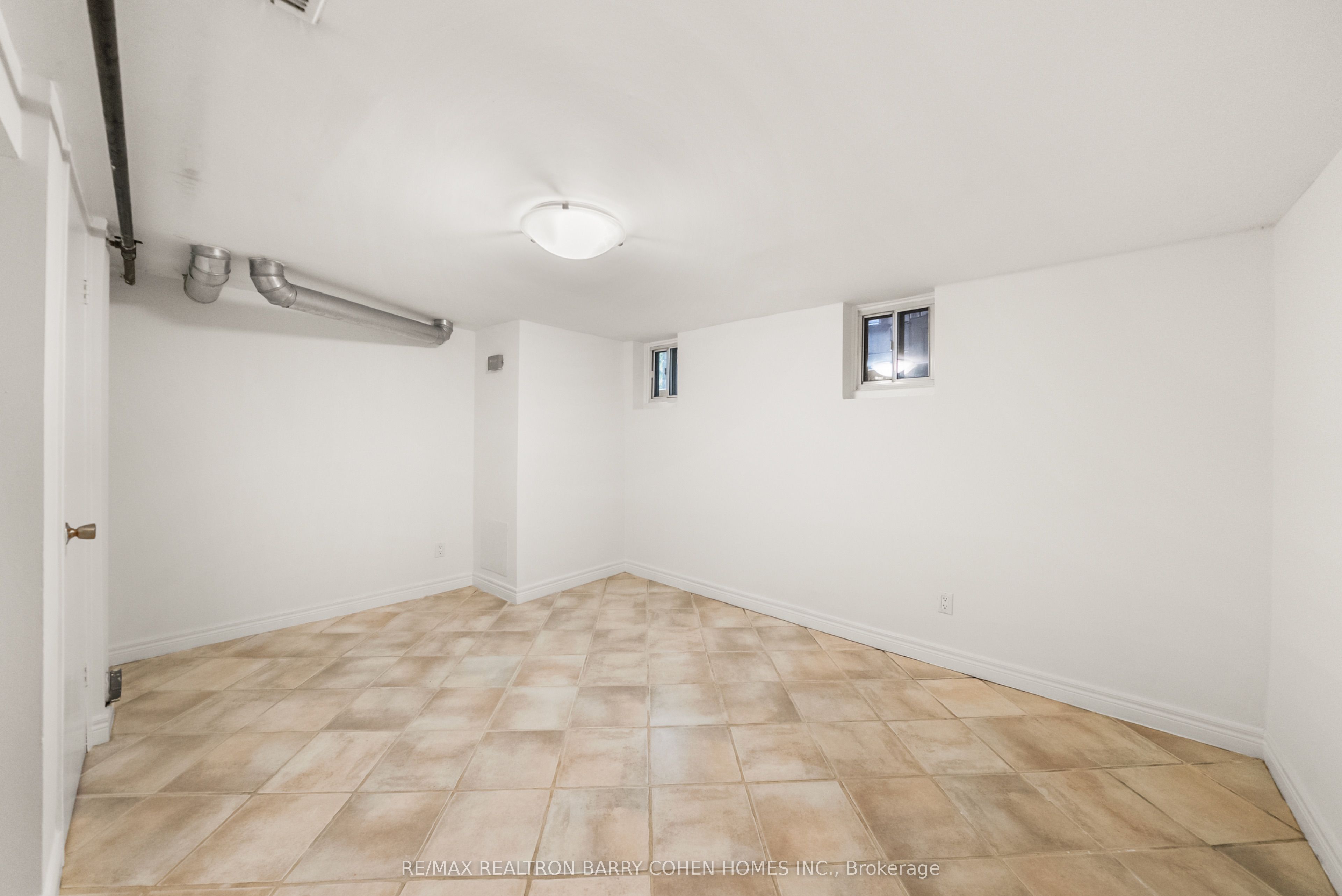6 Nina Street Property Photo 28