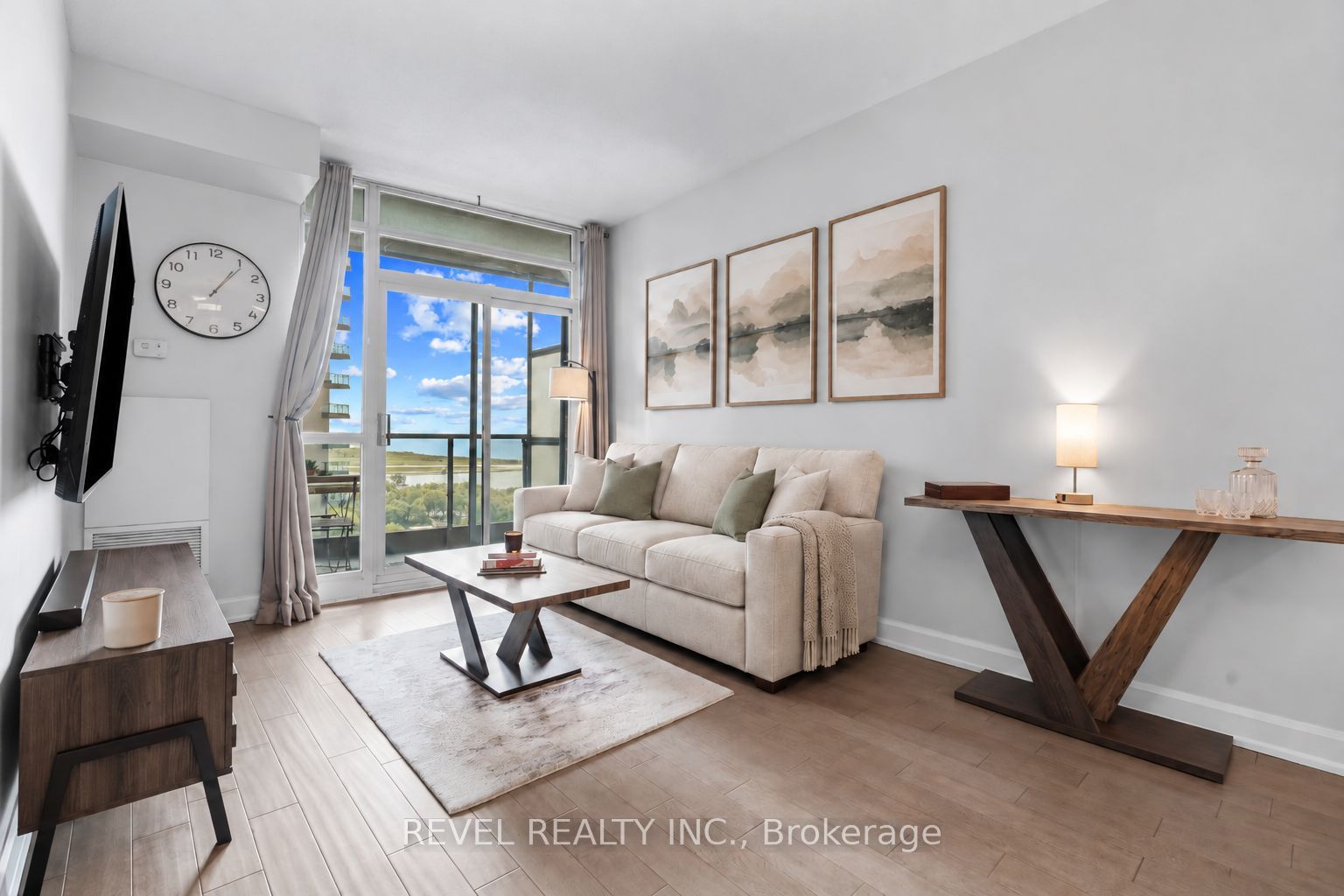 231 Fort York Boulevard 2001 Property Photo 1