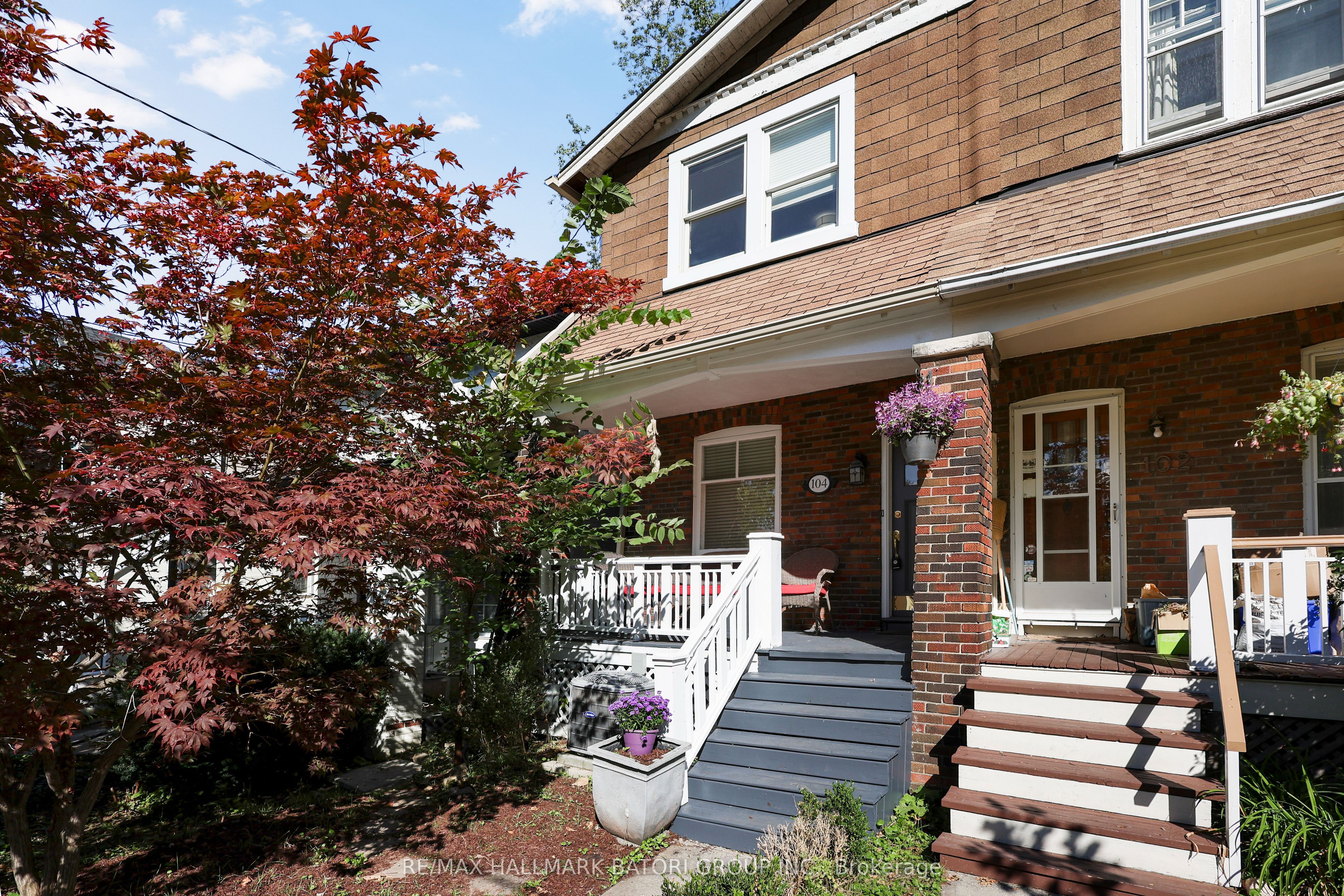 104 Orchard View Boulevard