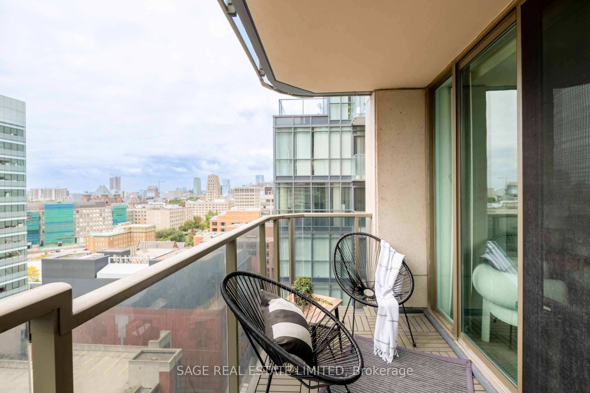 750 Bay Street 2109 Property Photo 9