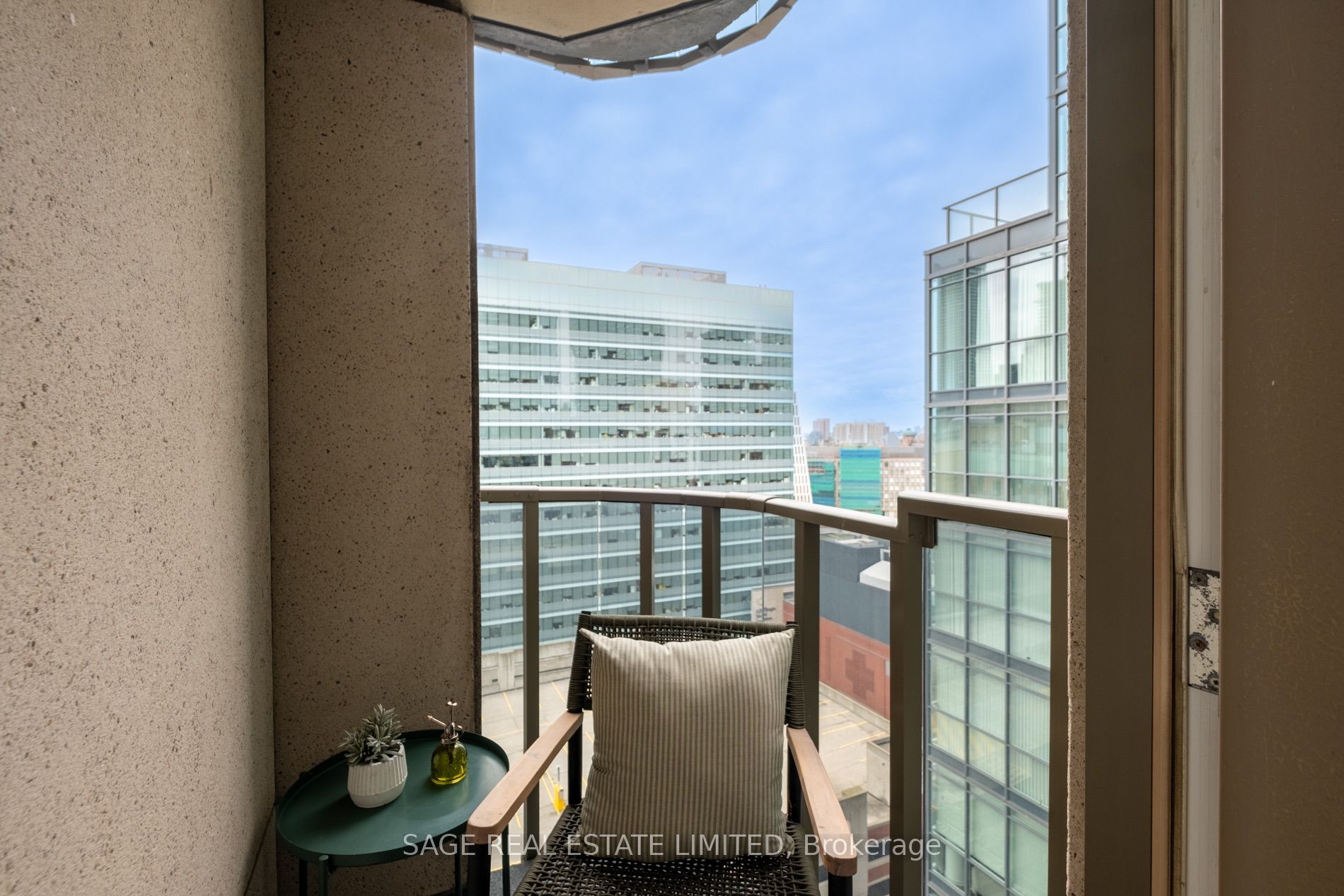 750 Bay Street 2109 Property Photo 28