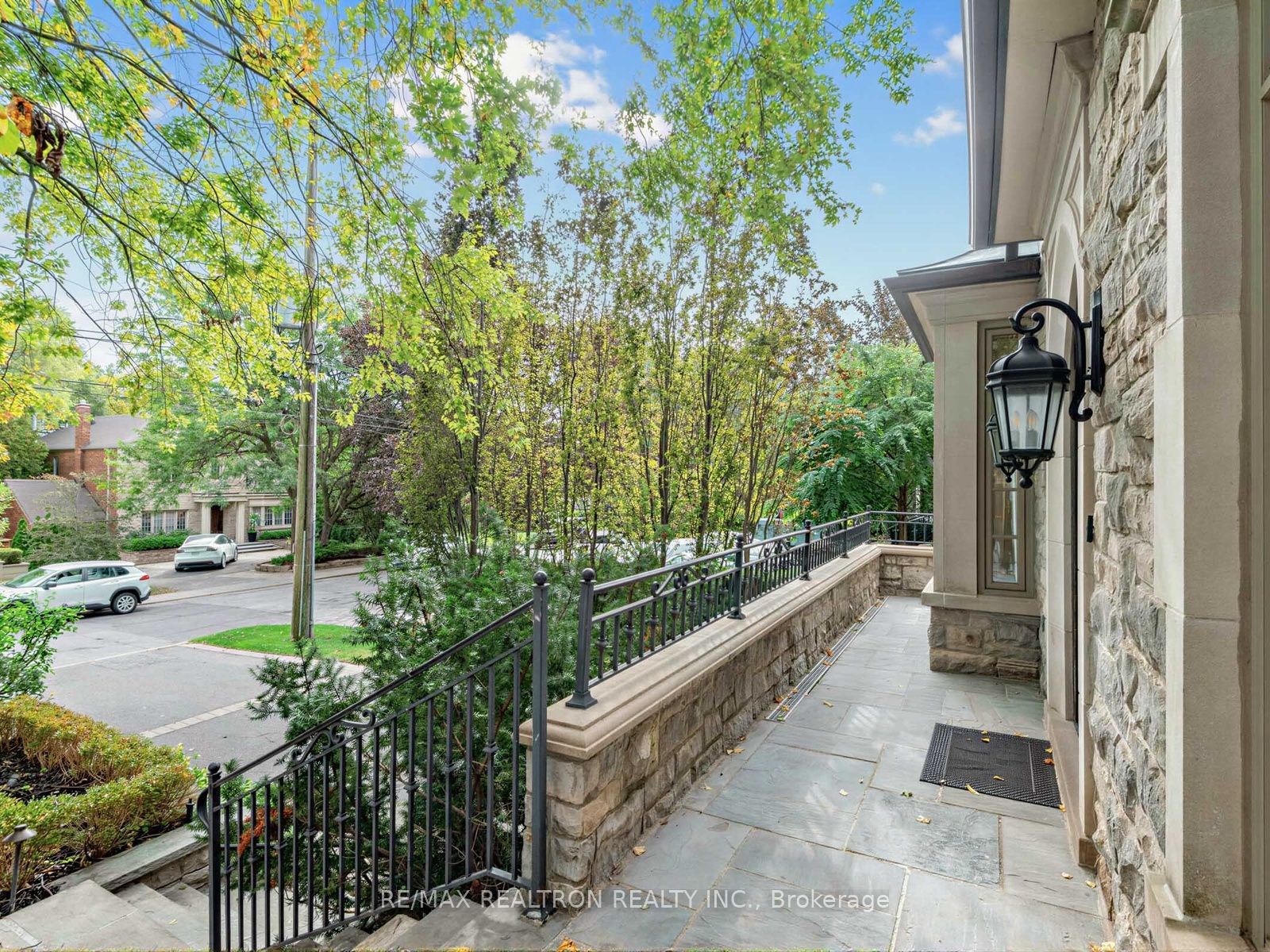 516 Vesta Drive Property Photo 3