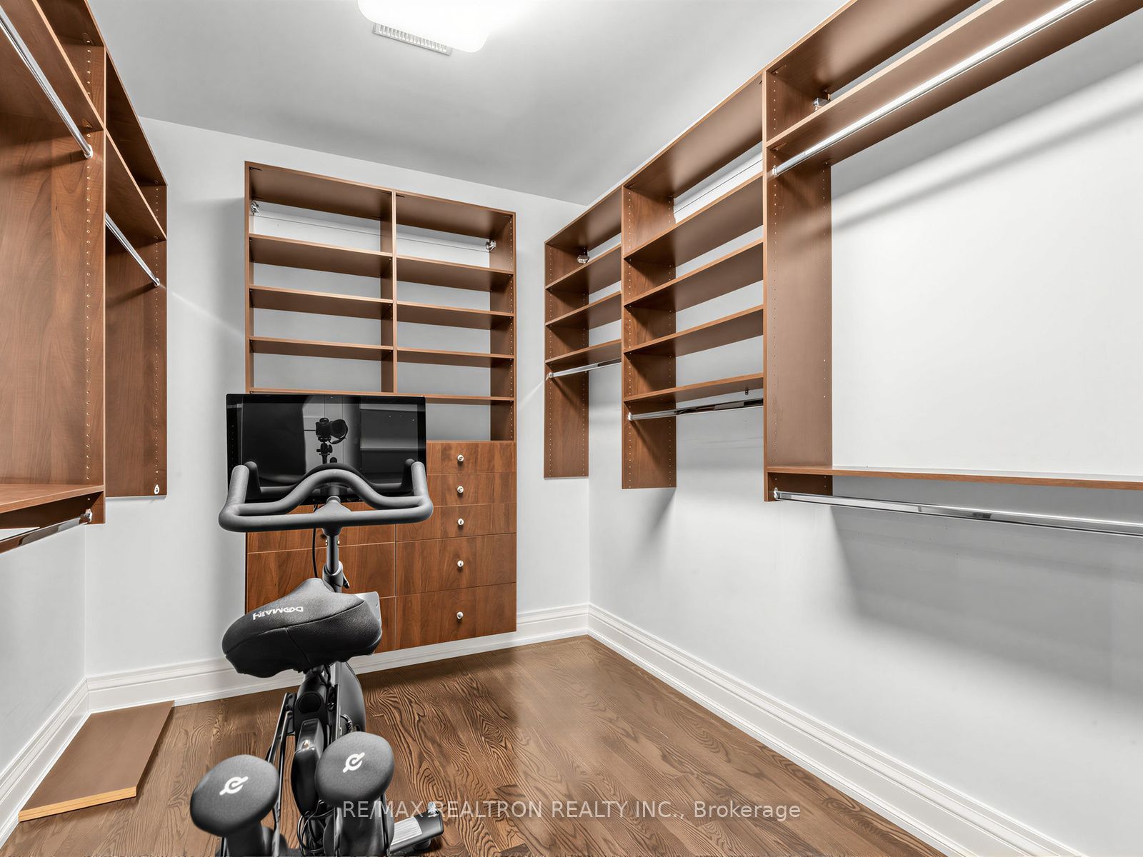 516 Vesta Drive Property Photo 30