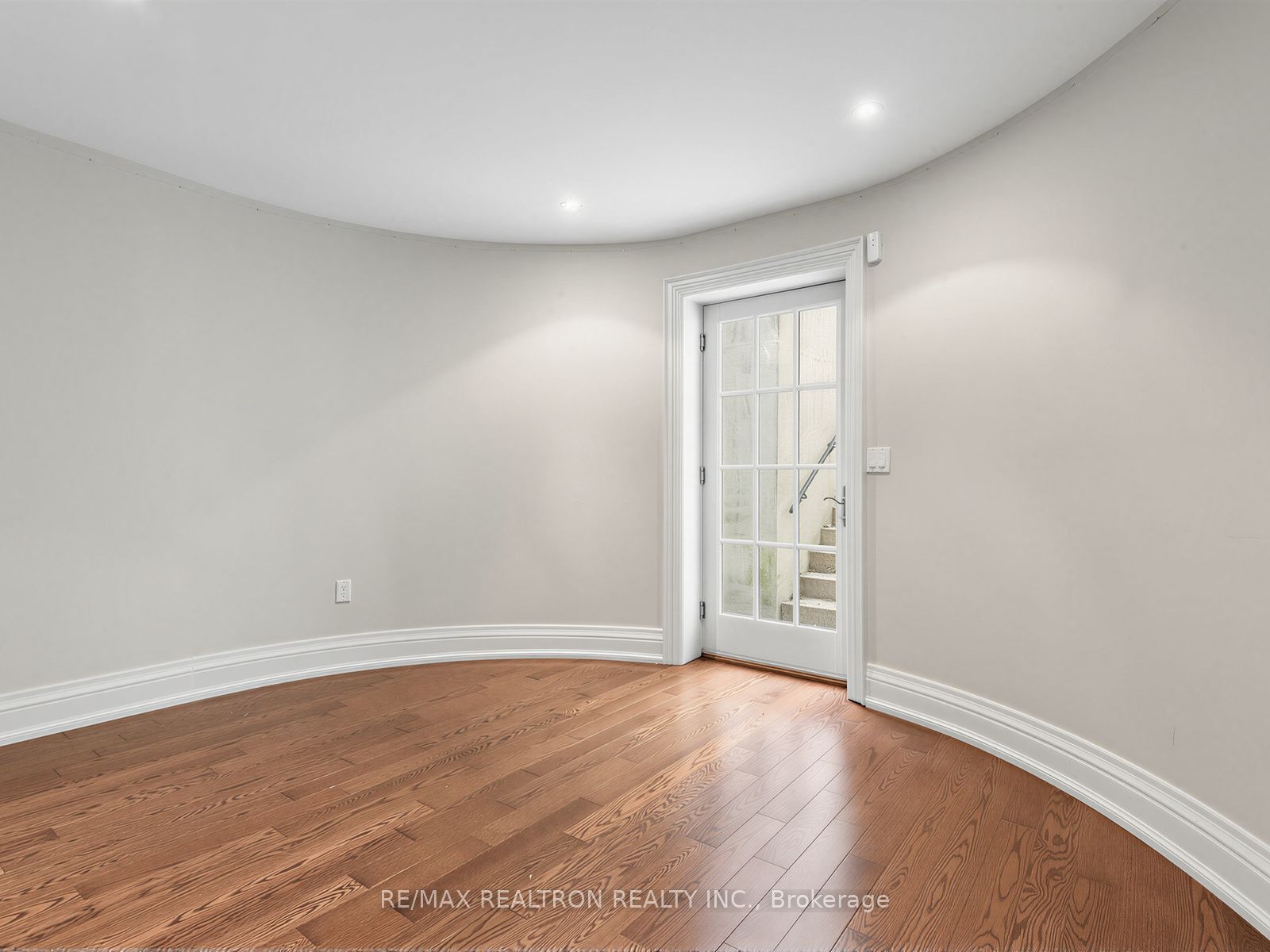 516 Vesta Drive Property Photo 43