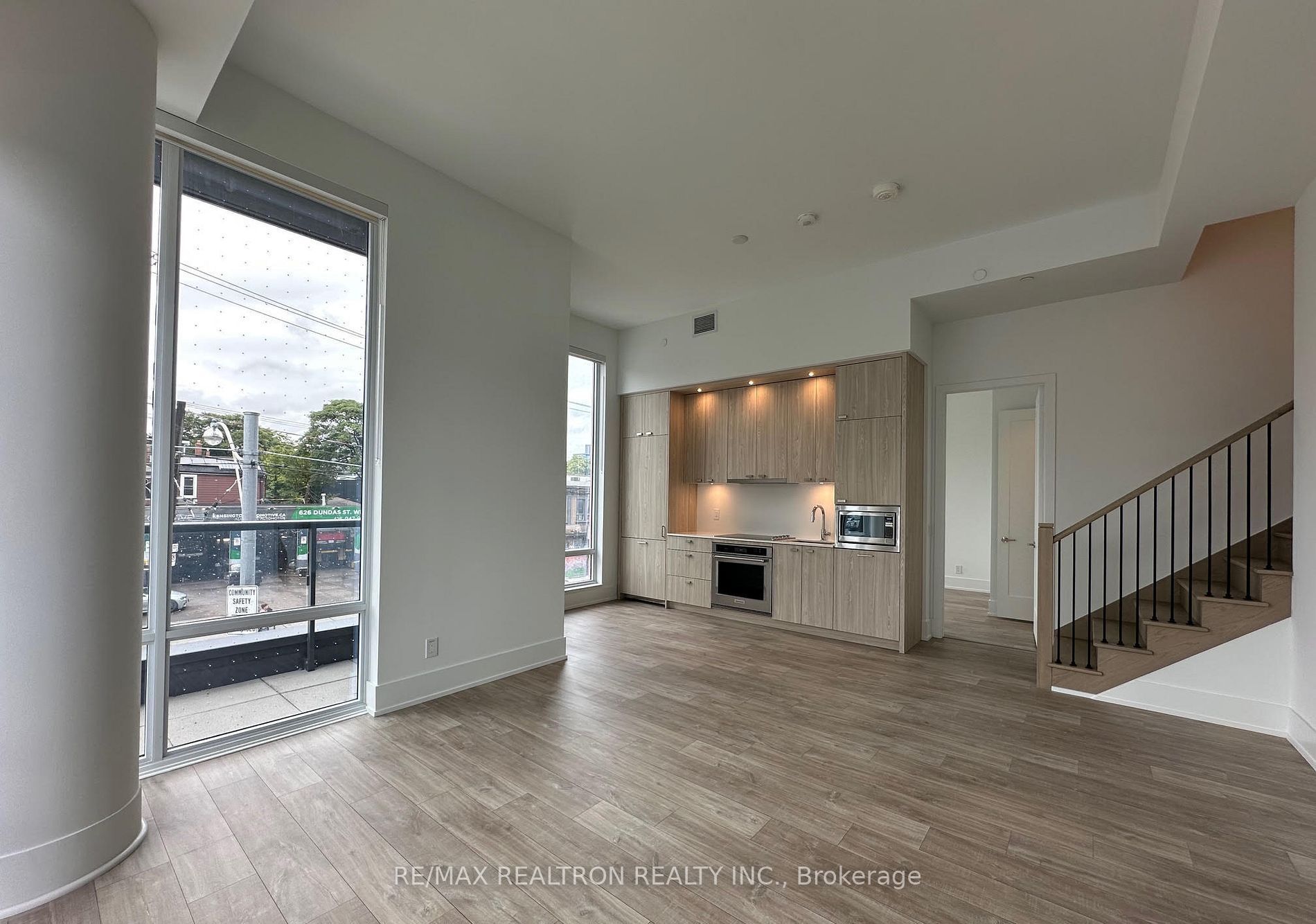 115 Denison Avenue 312 Property Photo 4
