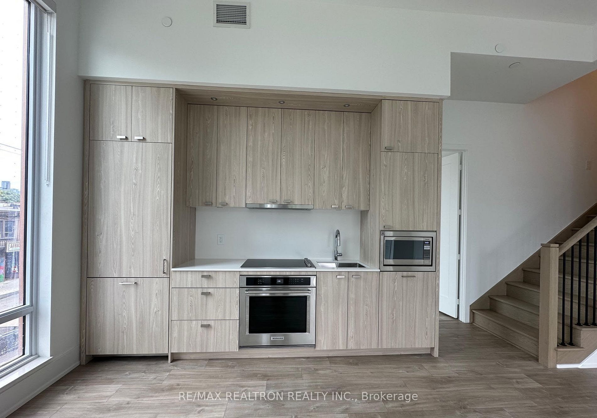 115 Denison Avenue 312 Property Photo 6