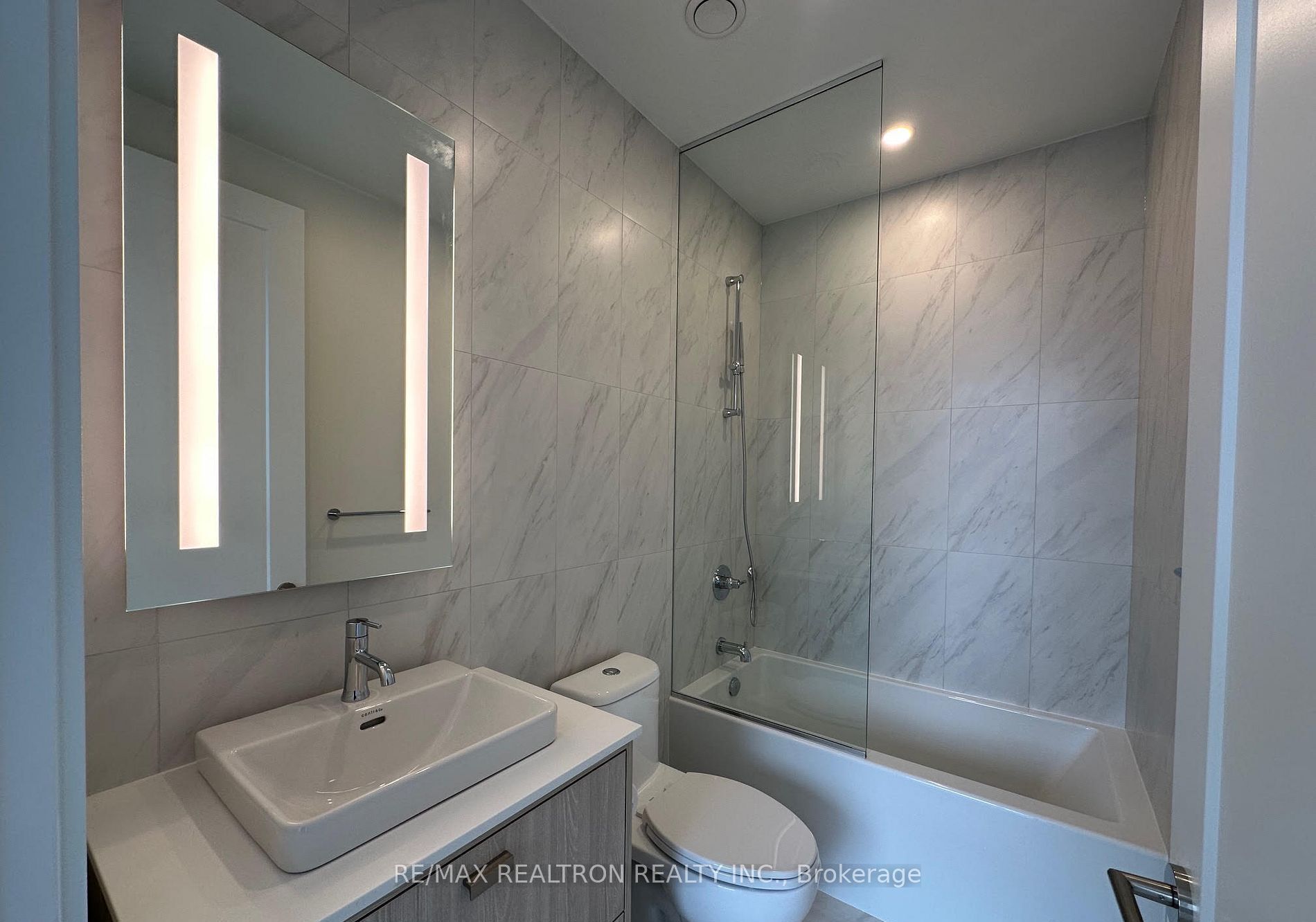 115 Denison Avenue 312 Property Photo 8