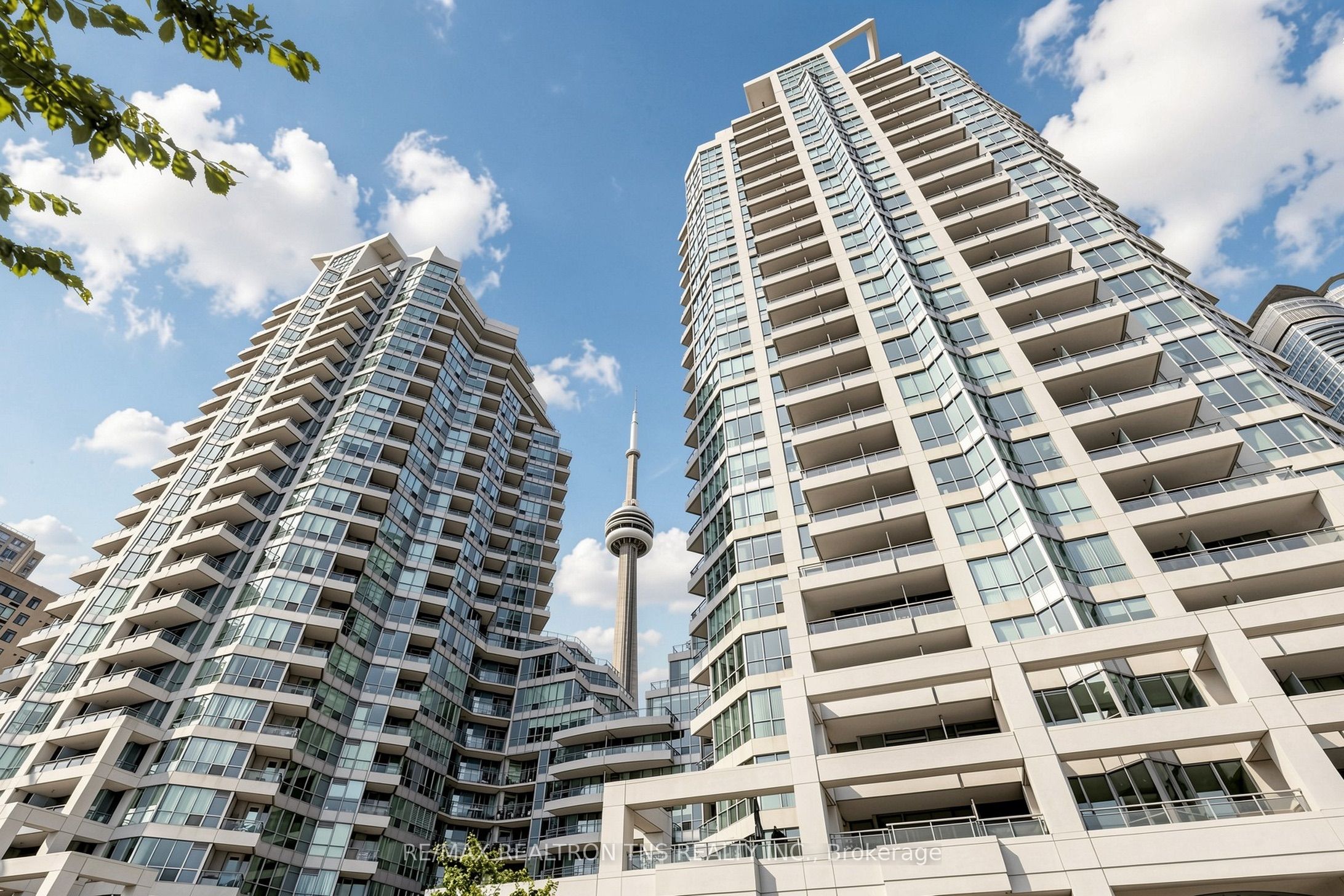 228 Queens Quay W 1501 Property Photo 3