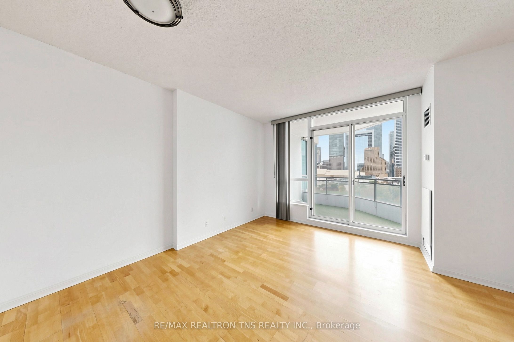 228 Queens Quay W 1501 Property Photo 13