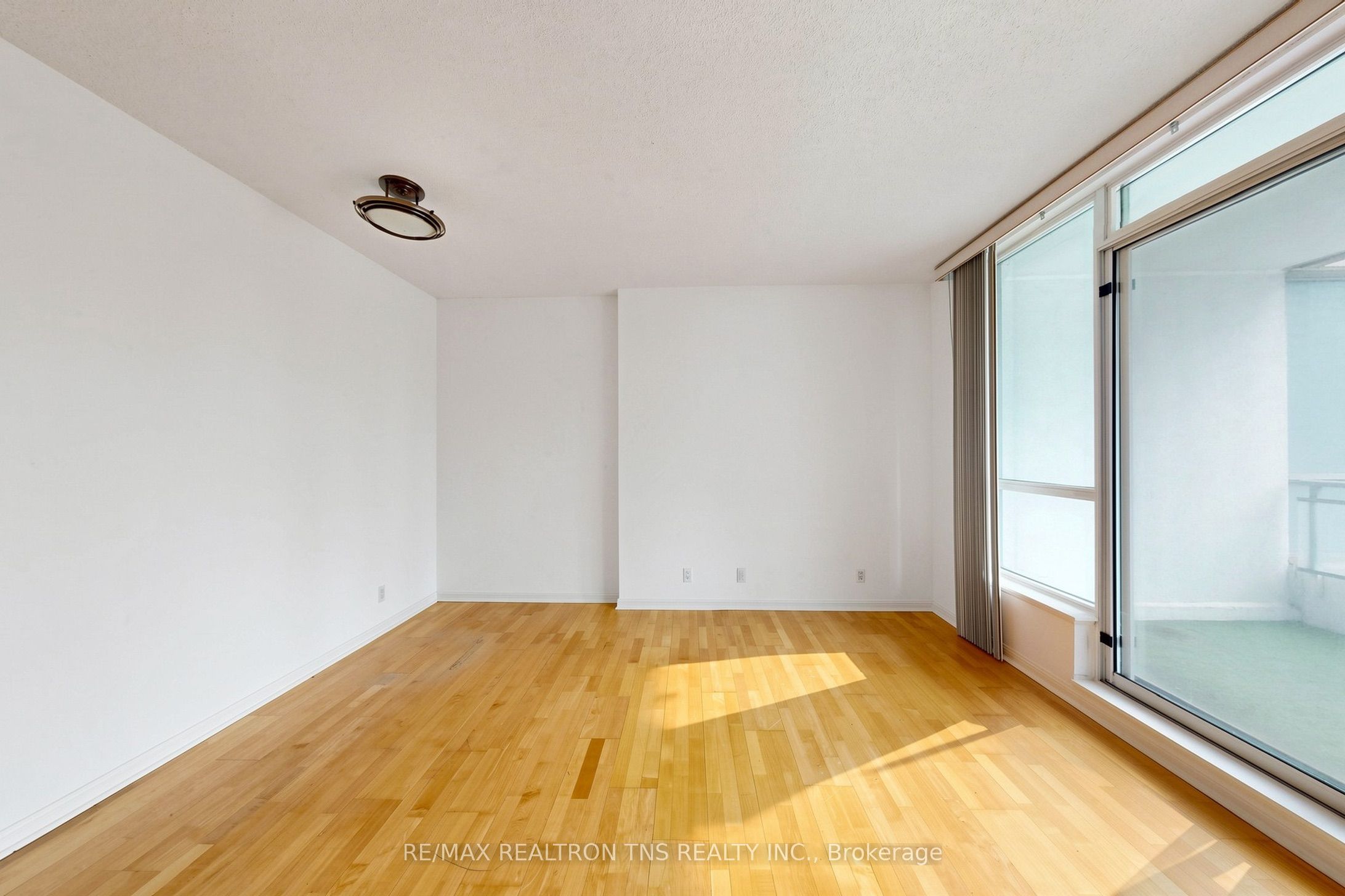 228 Queens Quay W 1501 Property Photo 14
