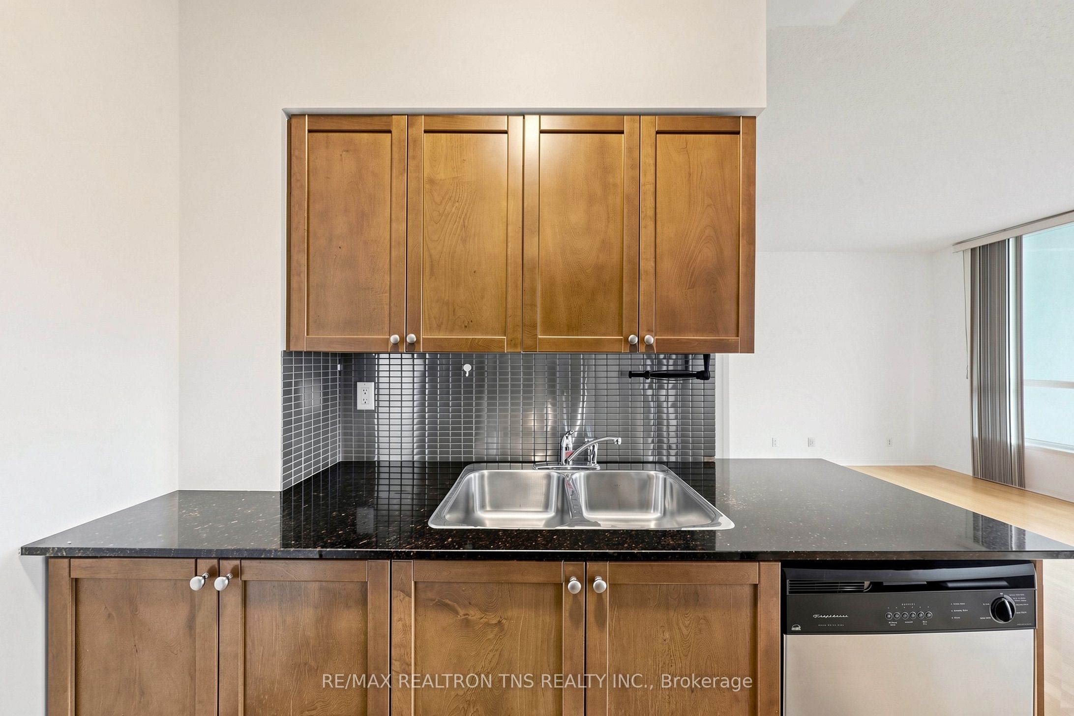 228 Queens Quay W 1501 Property Photo 22