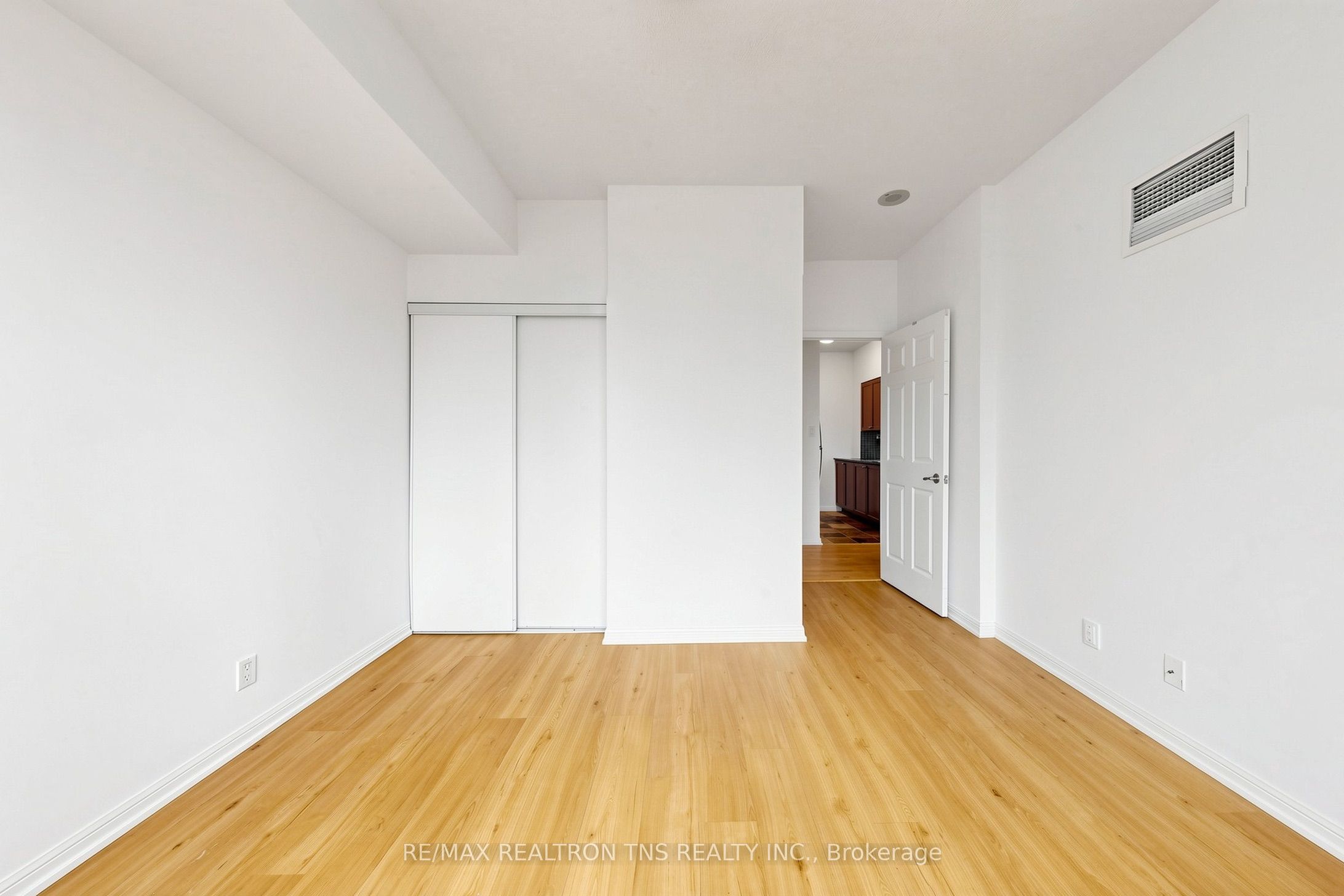 228 Queens Quay W 1501 Property Photo 27