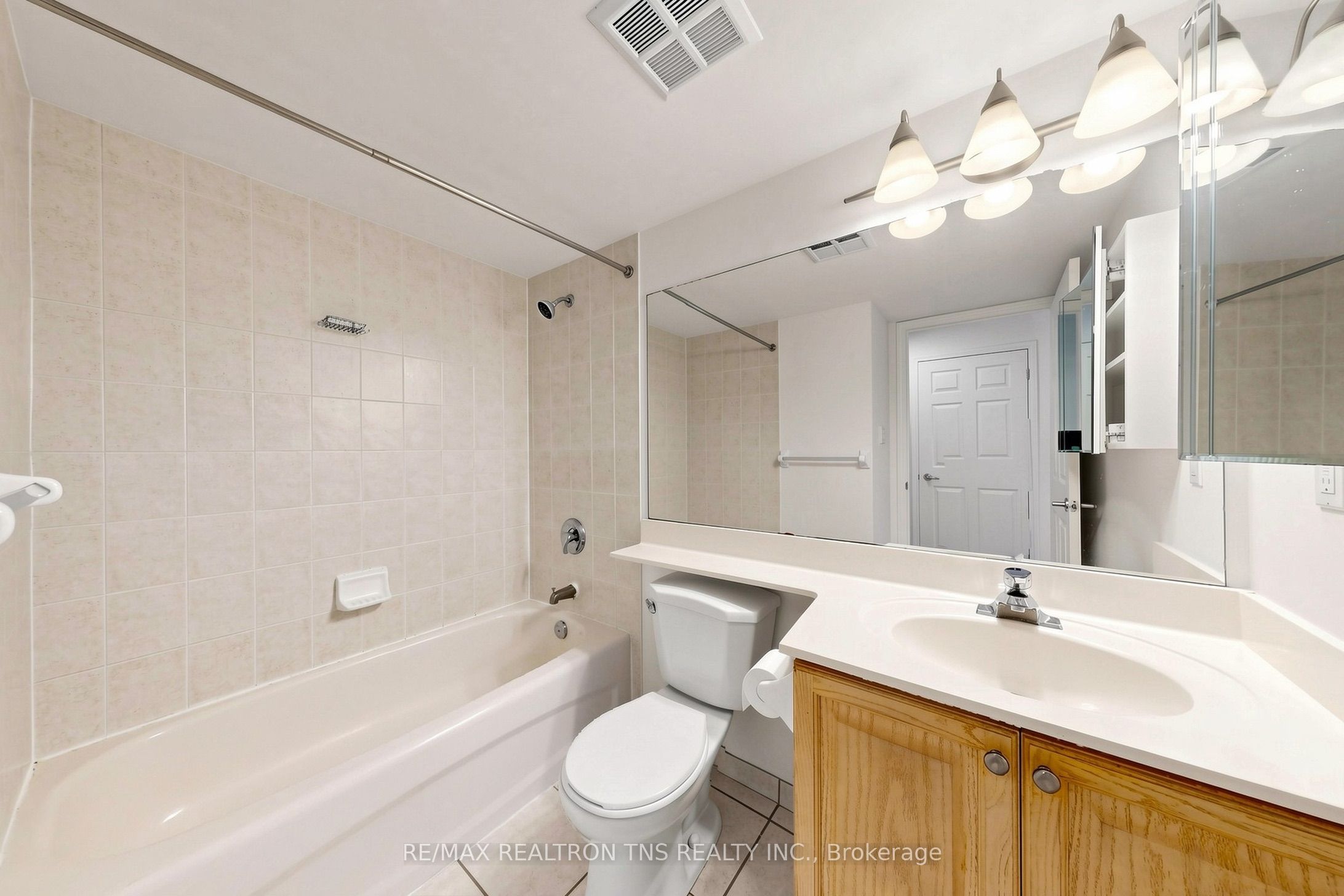 228 Queens Quay W 1501 Property Photo 29
