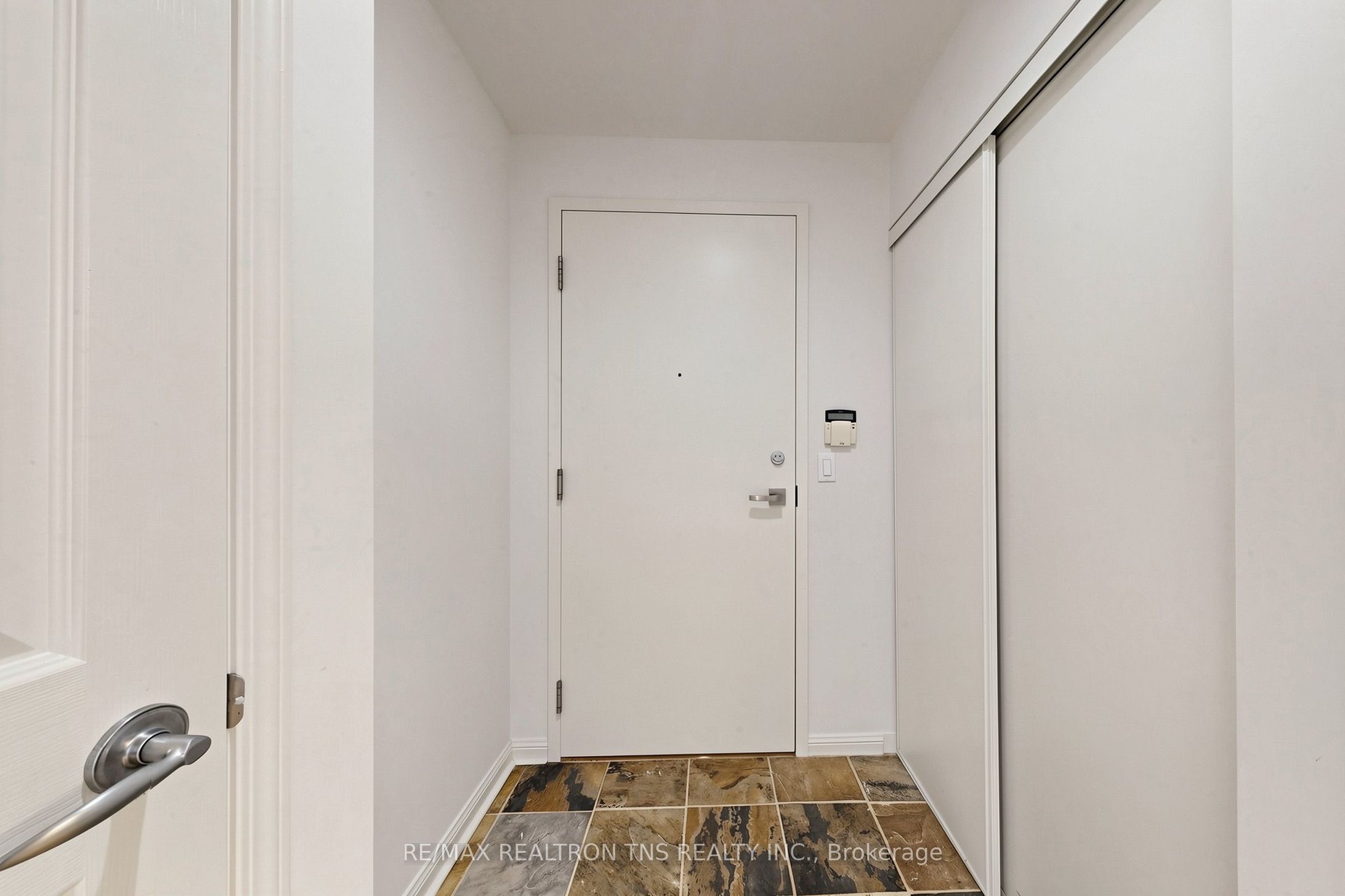 228 Queens Quay W 1501 Property Photo 33
