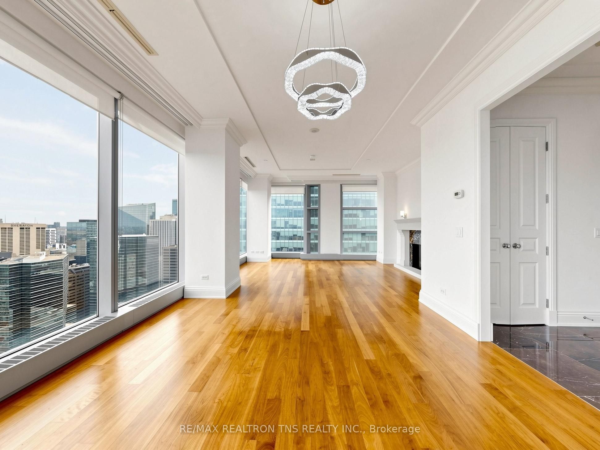 183 Wellington Street W 3803 Property Photo 12