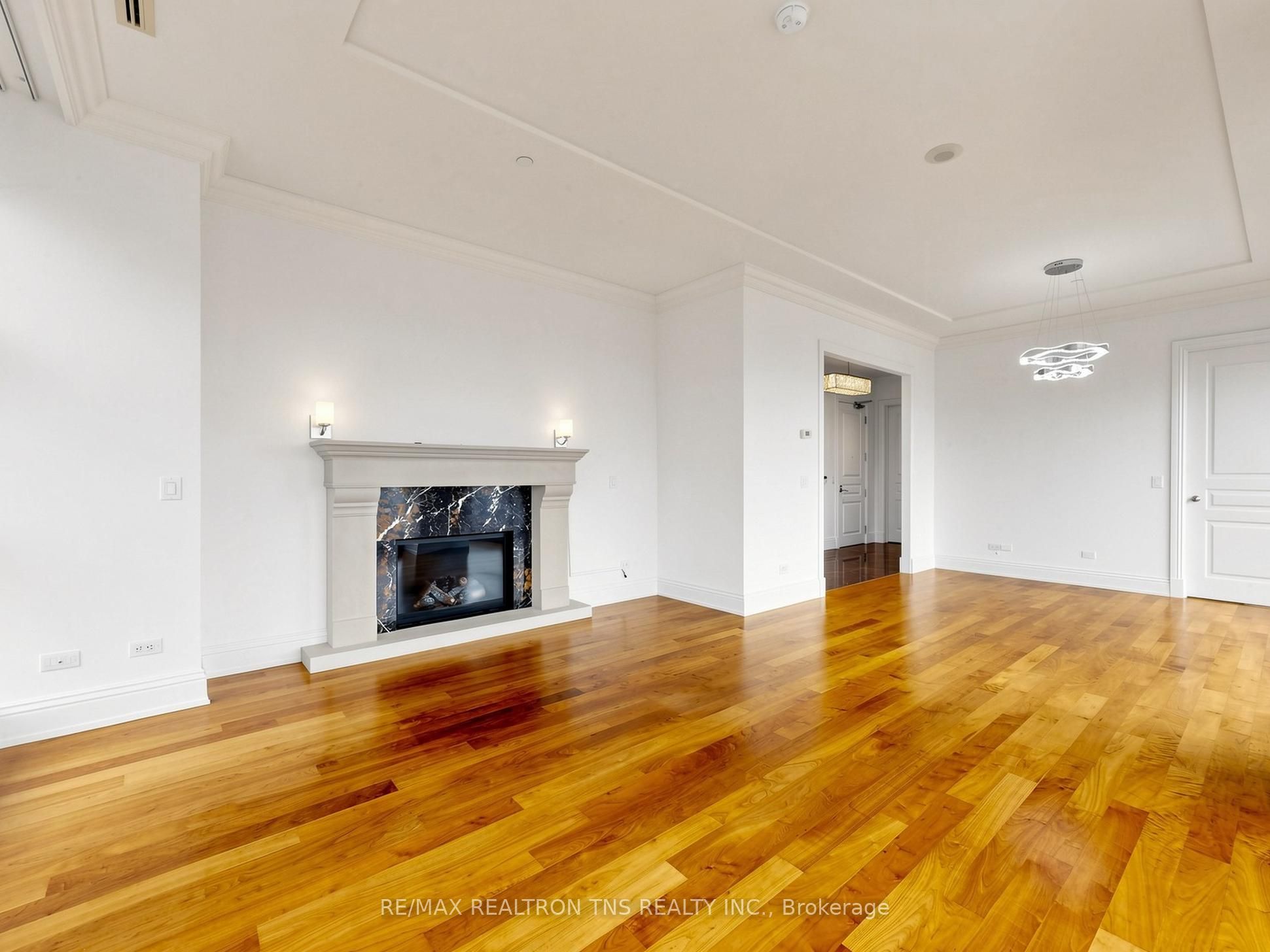 183 Wellington Street W 3803 Property Photo 13