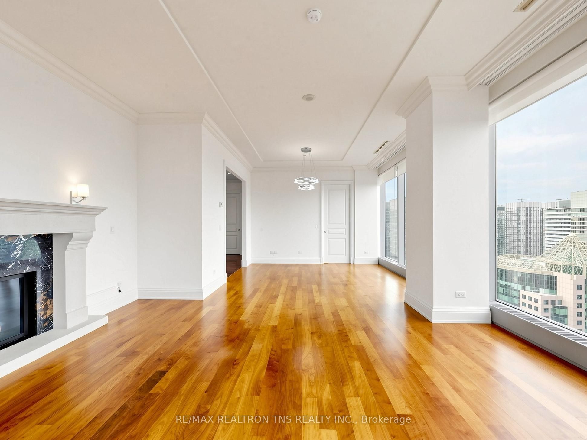 183 Wellington Street W 3803 Property Photo 15